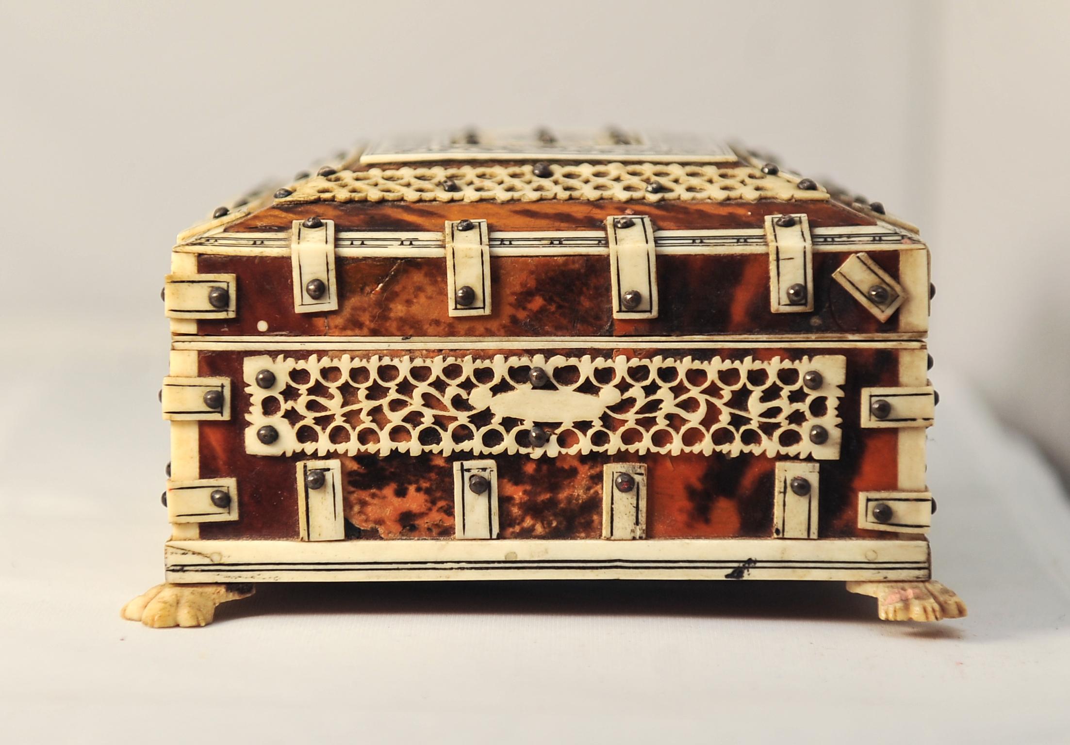 19th Century Moorish Tortoiseshell and Bone Blue Velvet Lined Trinket Box For Sale 2