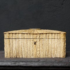 Boîte à charnière Vizagapatam anglo-indienne du 19ème siècle en bois de cerf-volant et bois de sandale