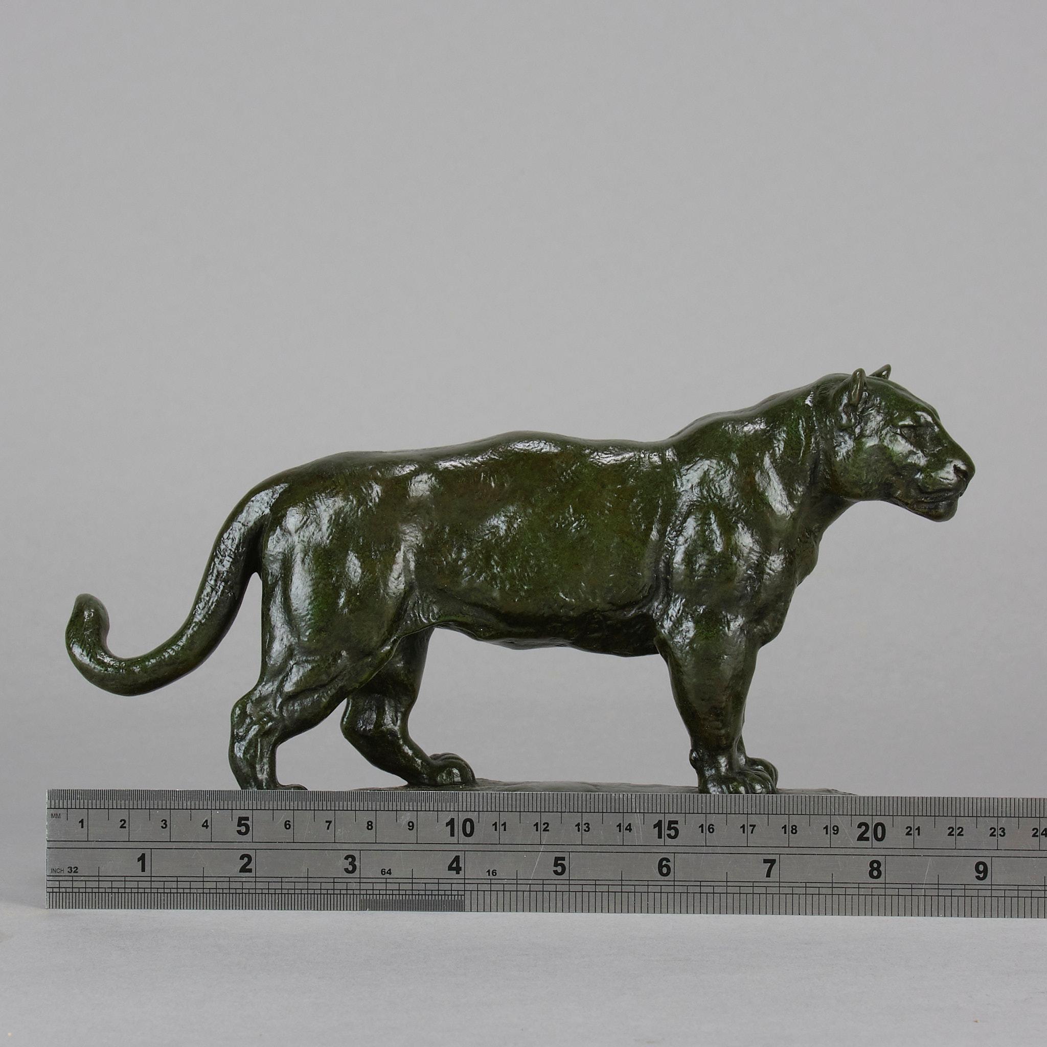 Tierier-Bronzestudie mit dem Titel „ Jaguar Debout“ von Antoine L Barye aus dem 19. Jahrhundert im Angebot 4