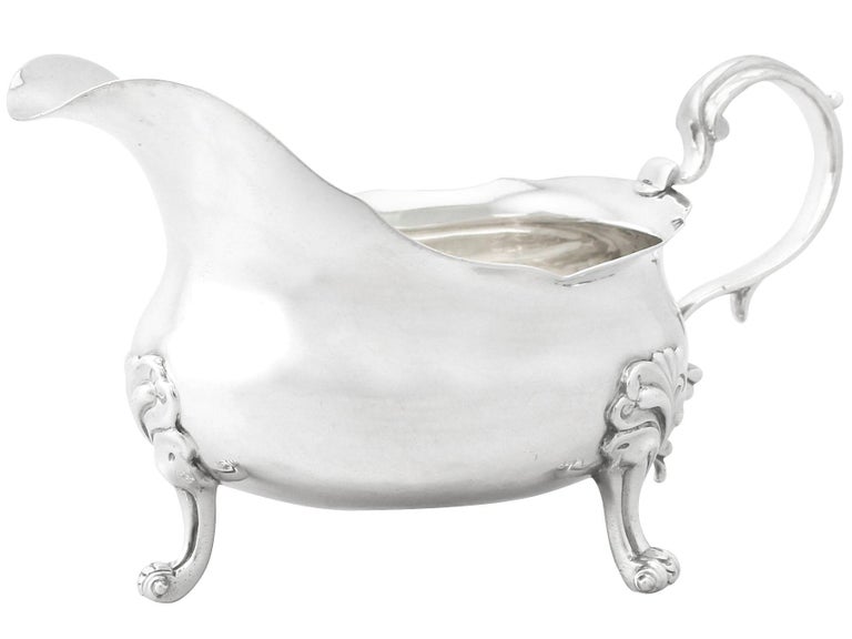 English 19th Century 1830 Sterling Silver Sauceboat or Gravy Boat For Sale