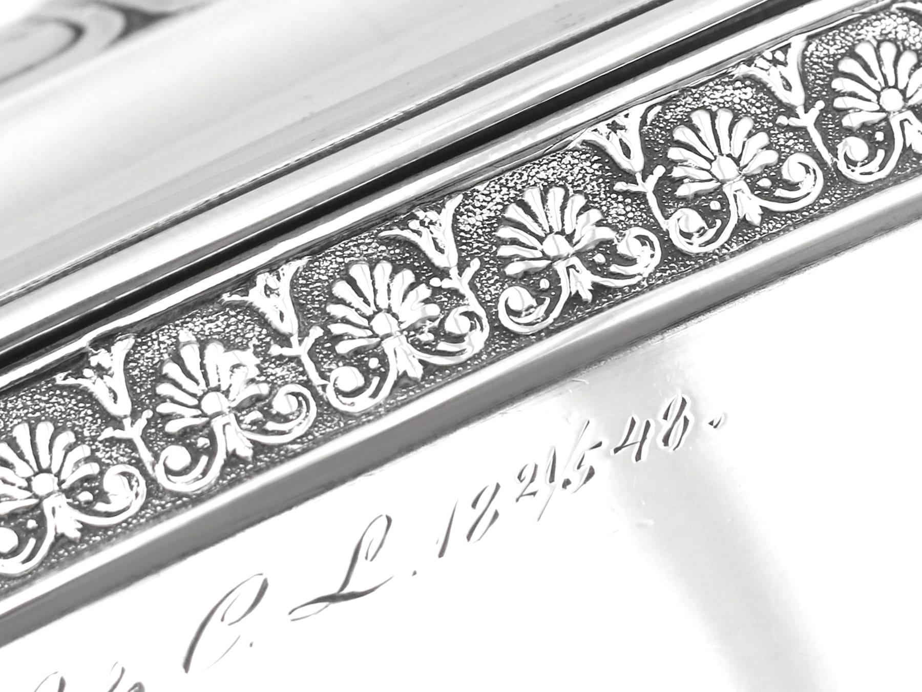 Scatola per biscotti con chiusura in argento del XIX secolo in vendita 5