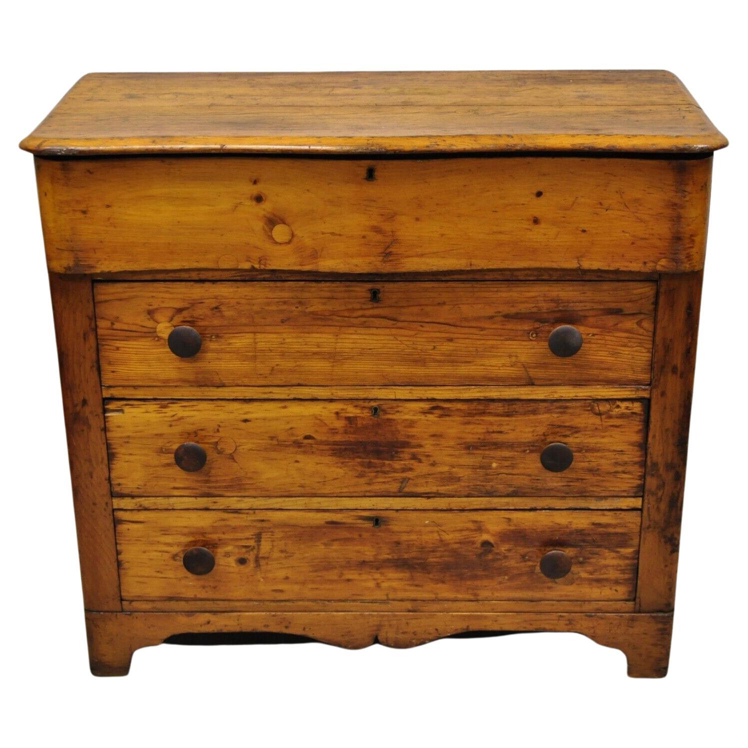 19ème siècle Antique American Primitive Colonial Pine 4 Drawer Chest Dresser