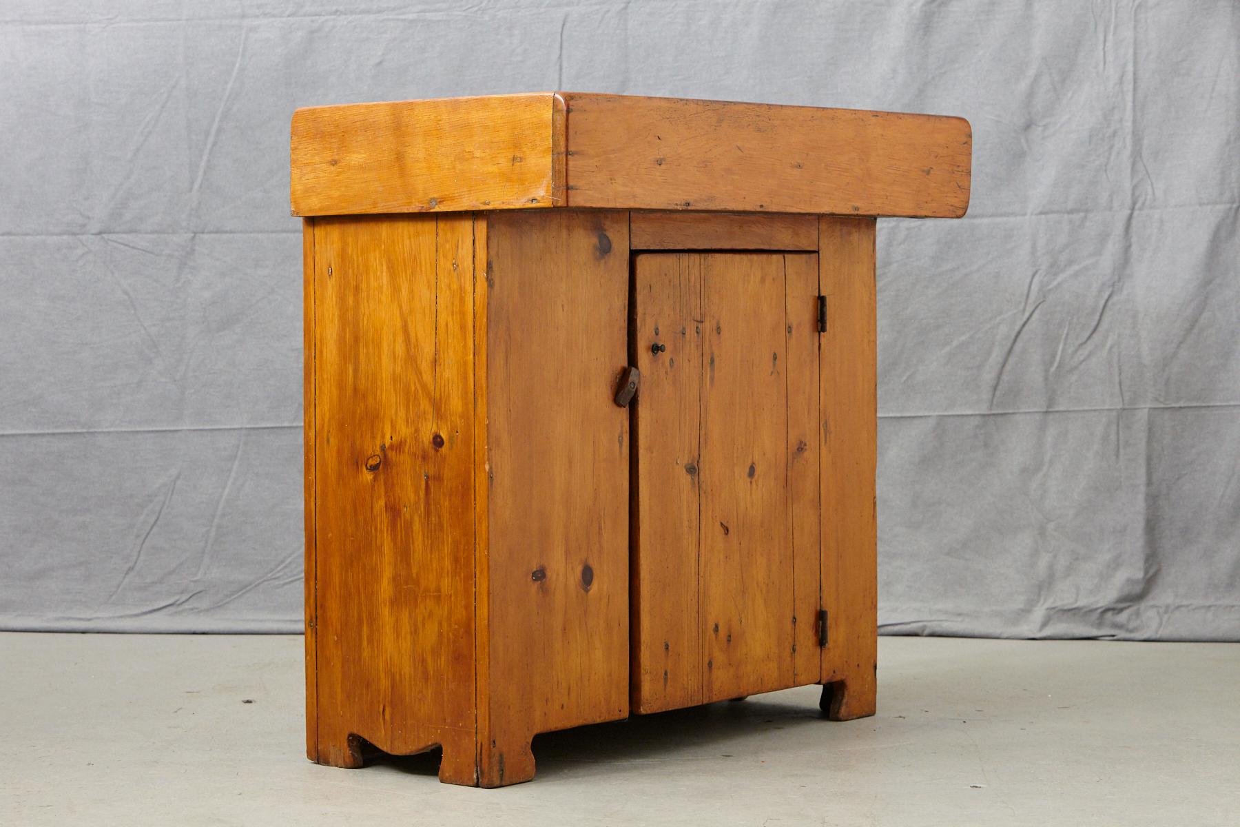 19th Century Antique American Primitive Puristic Pine Dry Sink / Dry Bar In Good Condition In Pau, FR