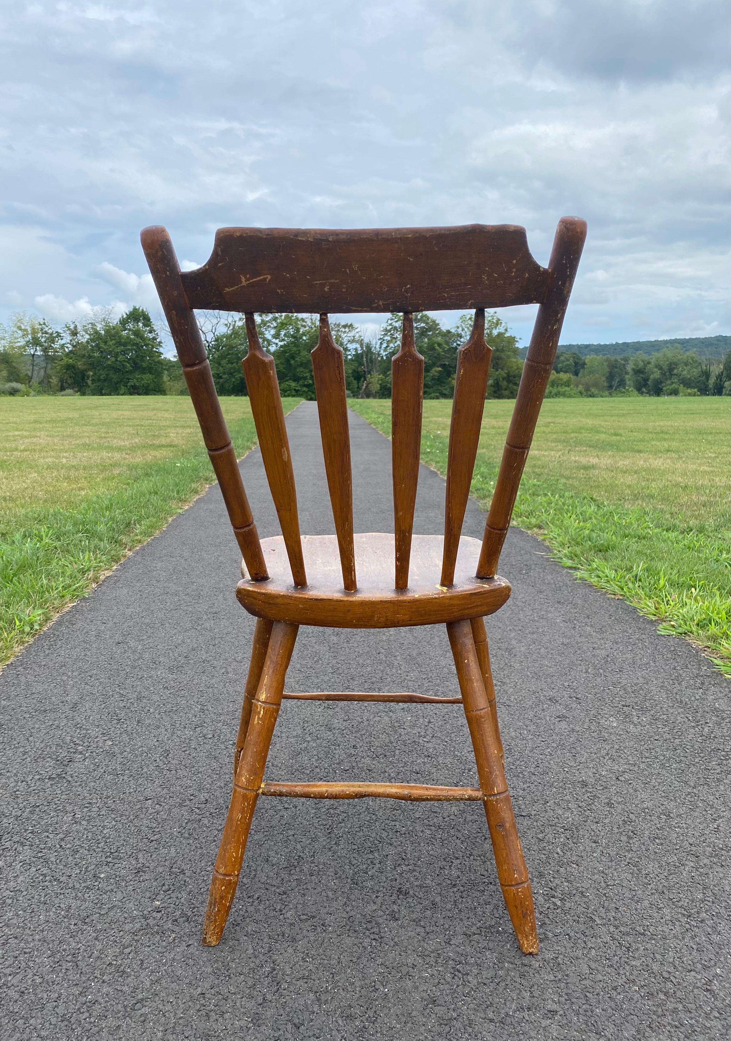 Chaise d'appoint de salle à manger d'appoint en bois Windsor avec dossier à flèche, XIXe siècle en vente 1