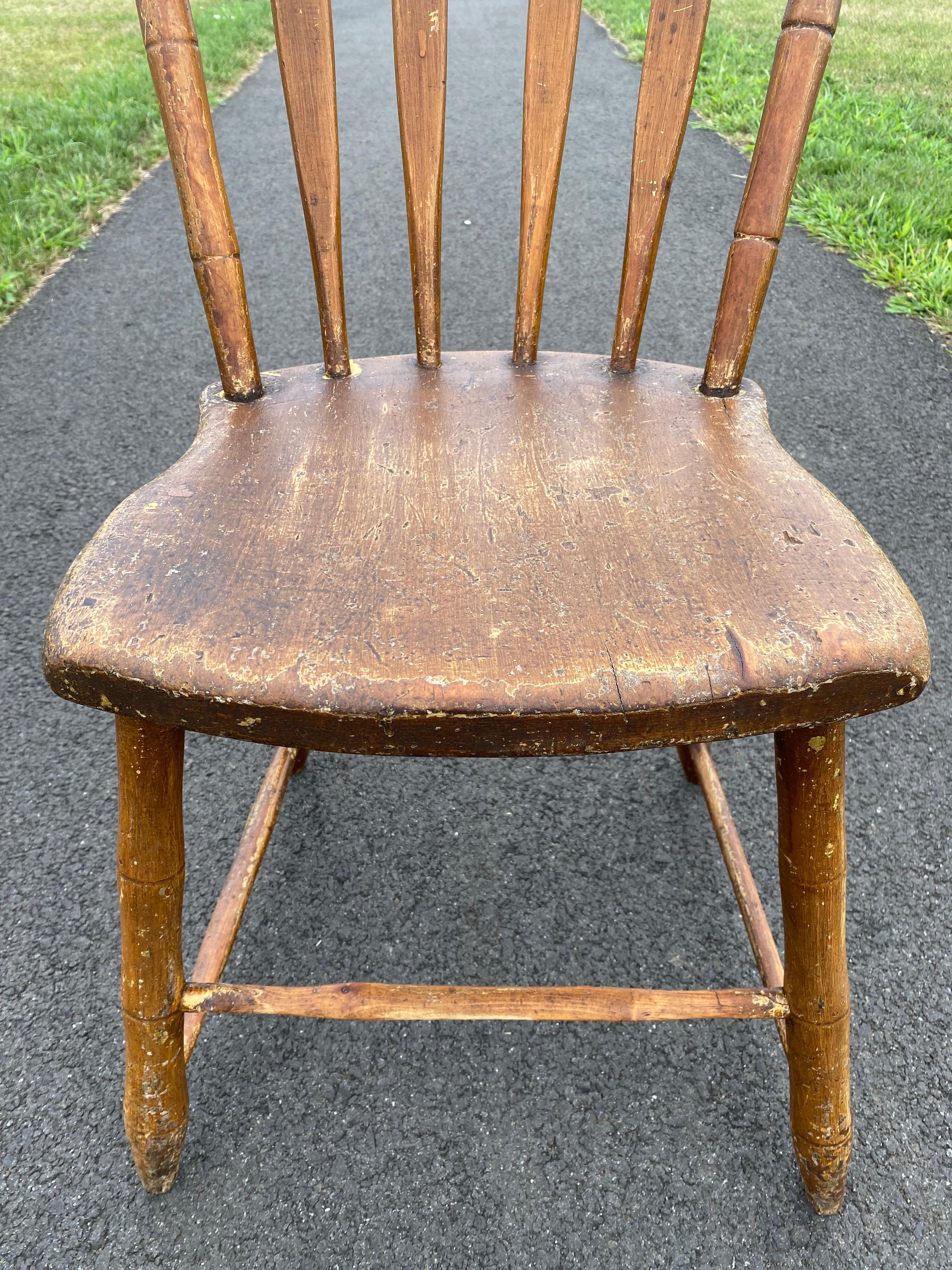 Chaise d'appoint de salle à manger d'appoint en bois Windsor avec dossier à flèche, XIXe siècle en vente 3