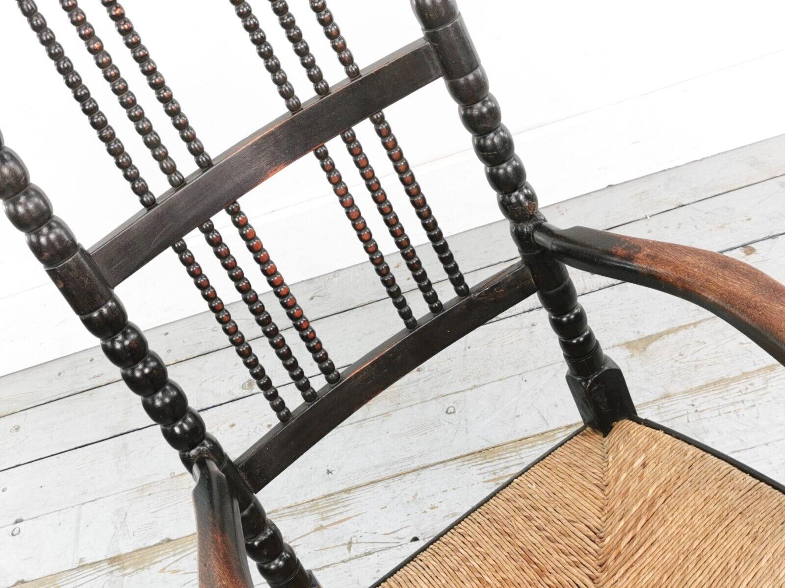 Chaise à bascule antique Arts and Crafts du 19ème siècle en bois d'ébène en vente 3