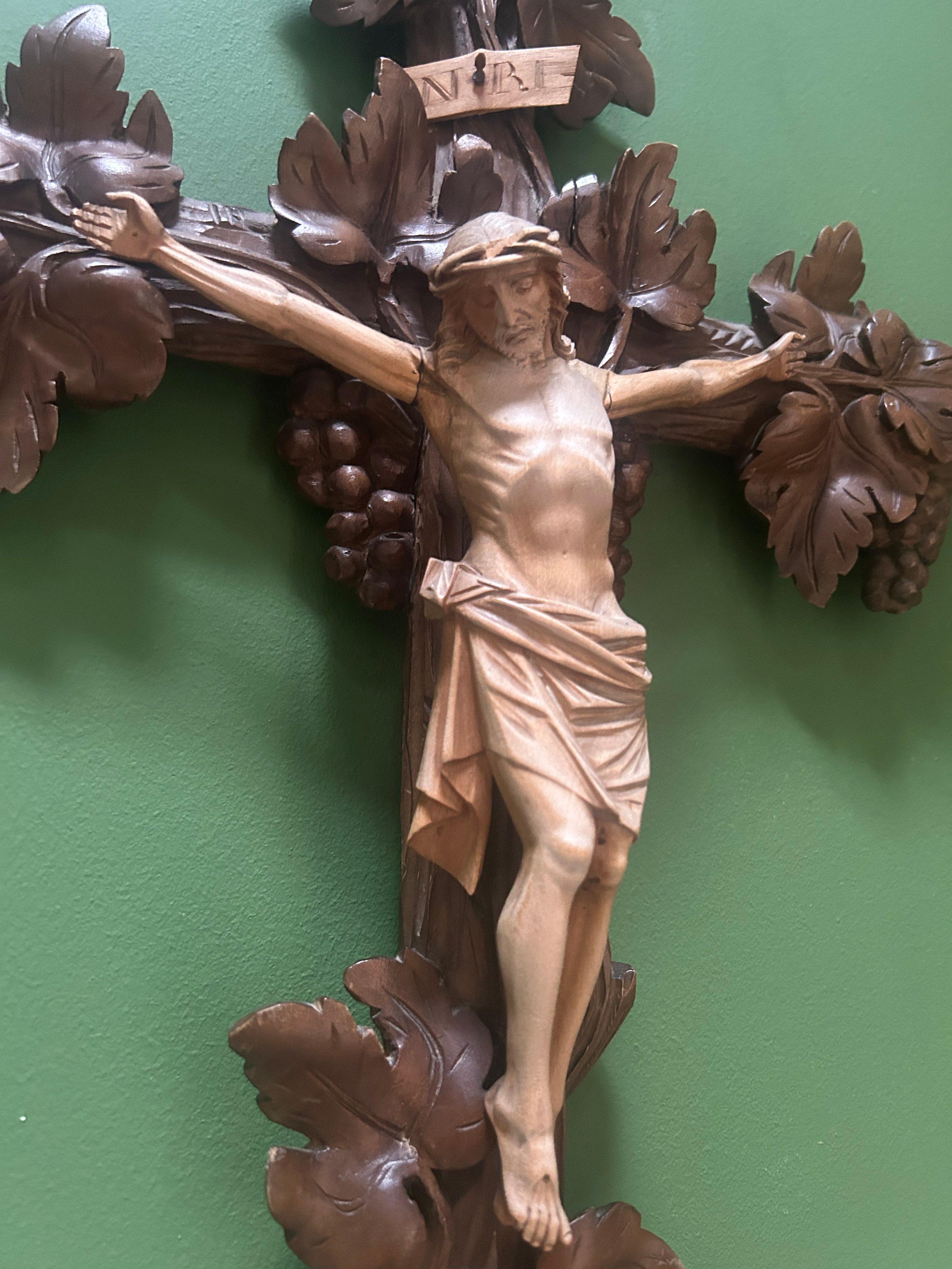 19th Century Antique Black Forest Carved Crucifix with Corpus Christi & Vines For Sale 5