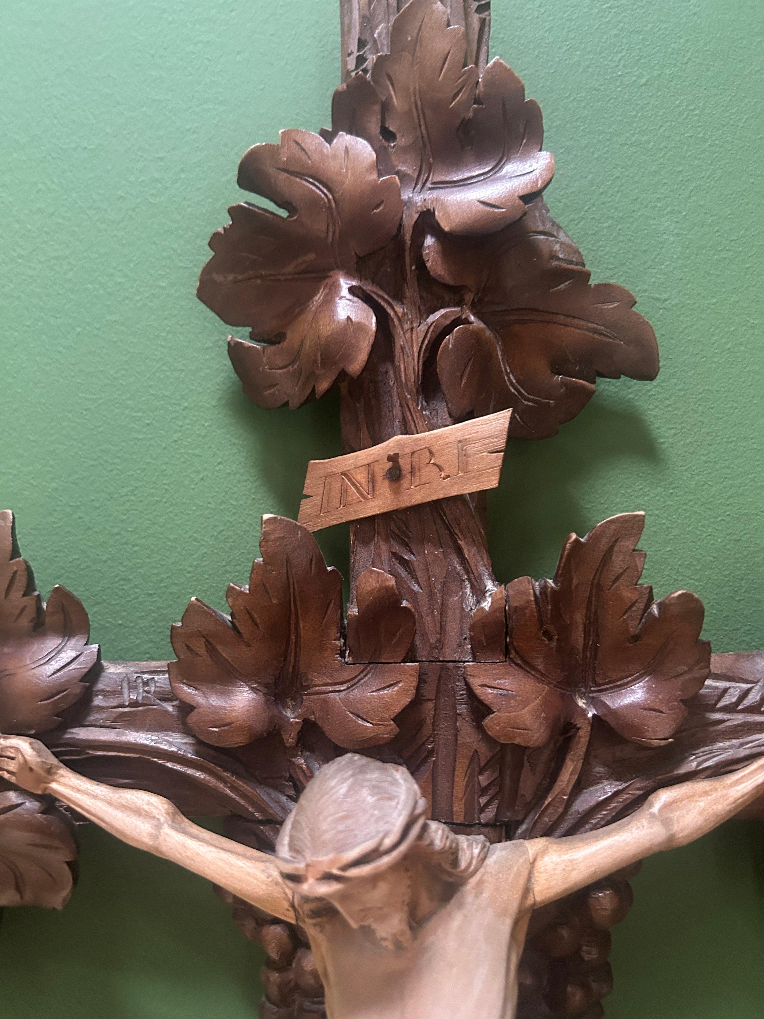 19th Century Antique Black Forest Carved Crucifix with Corpus Christi & Vines For Sale 6