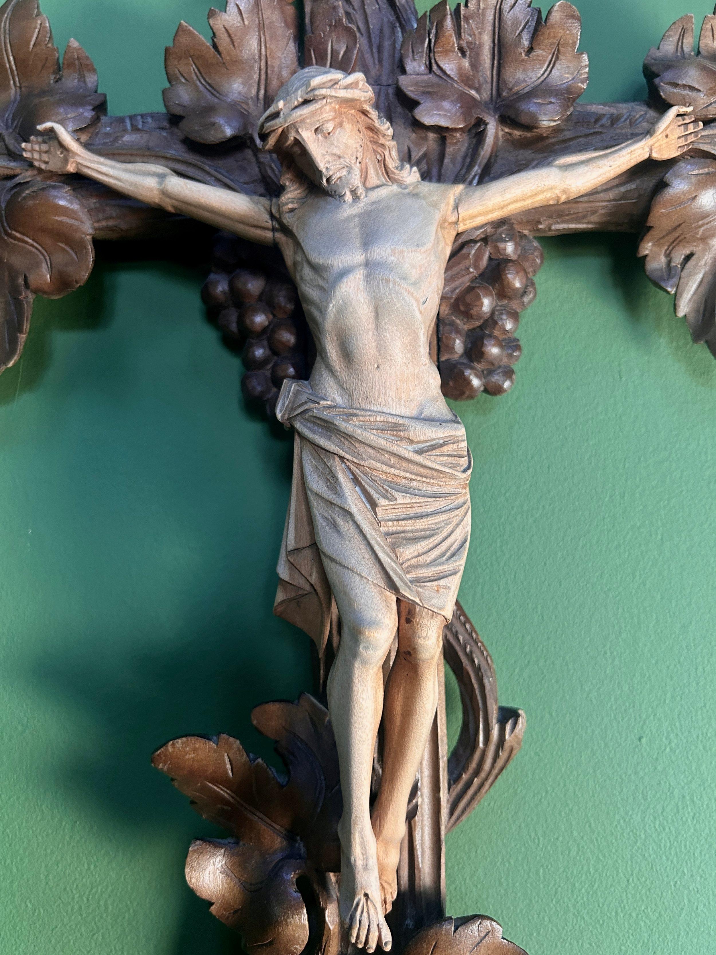19th Century Antique Black Forest Carved Crucifix with Corpus Christi & Vines For Sale 2