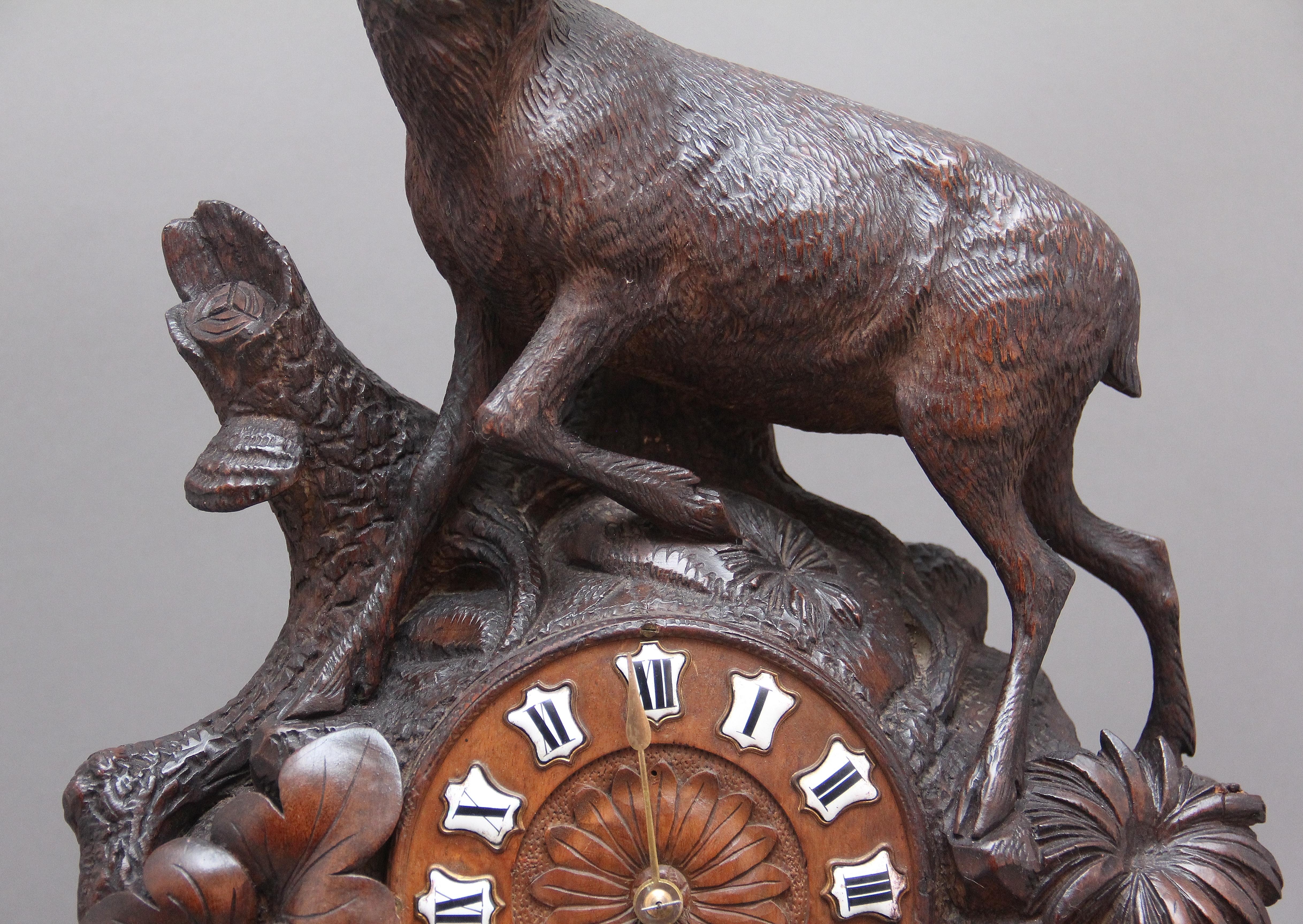 Horloge de manteau Black Forest ancienne du 19e siècle en vente 3