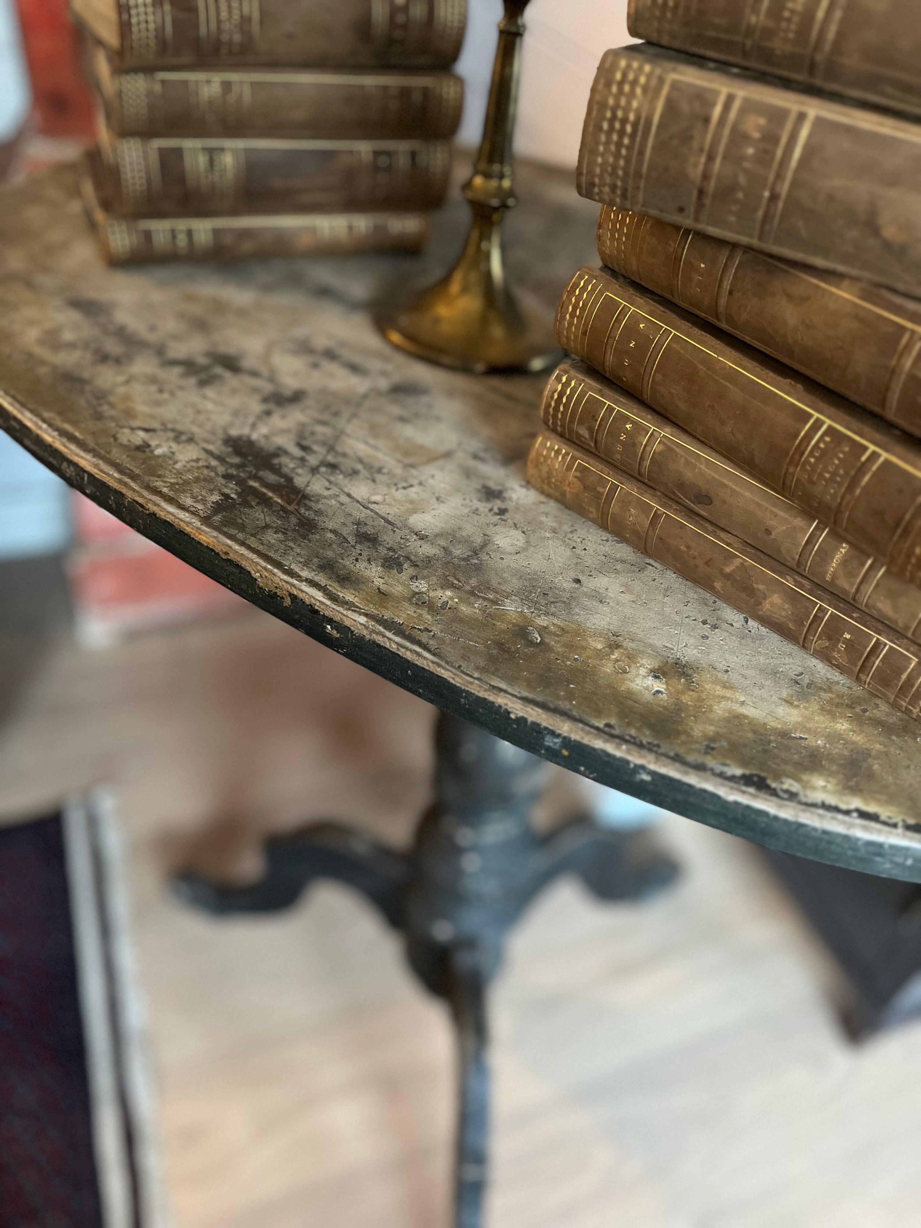 19th century Antique Black Pedestal Table For Sale 3