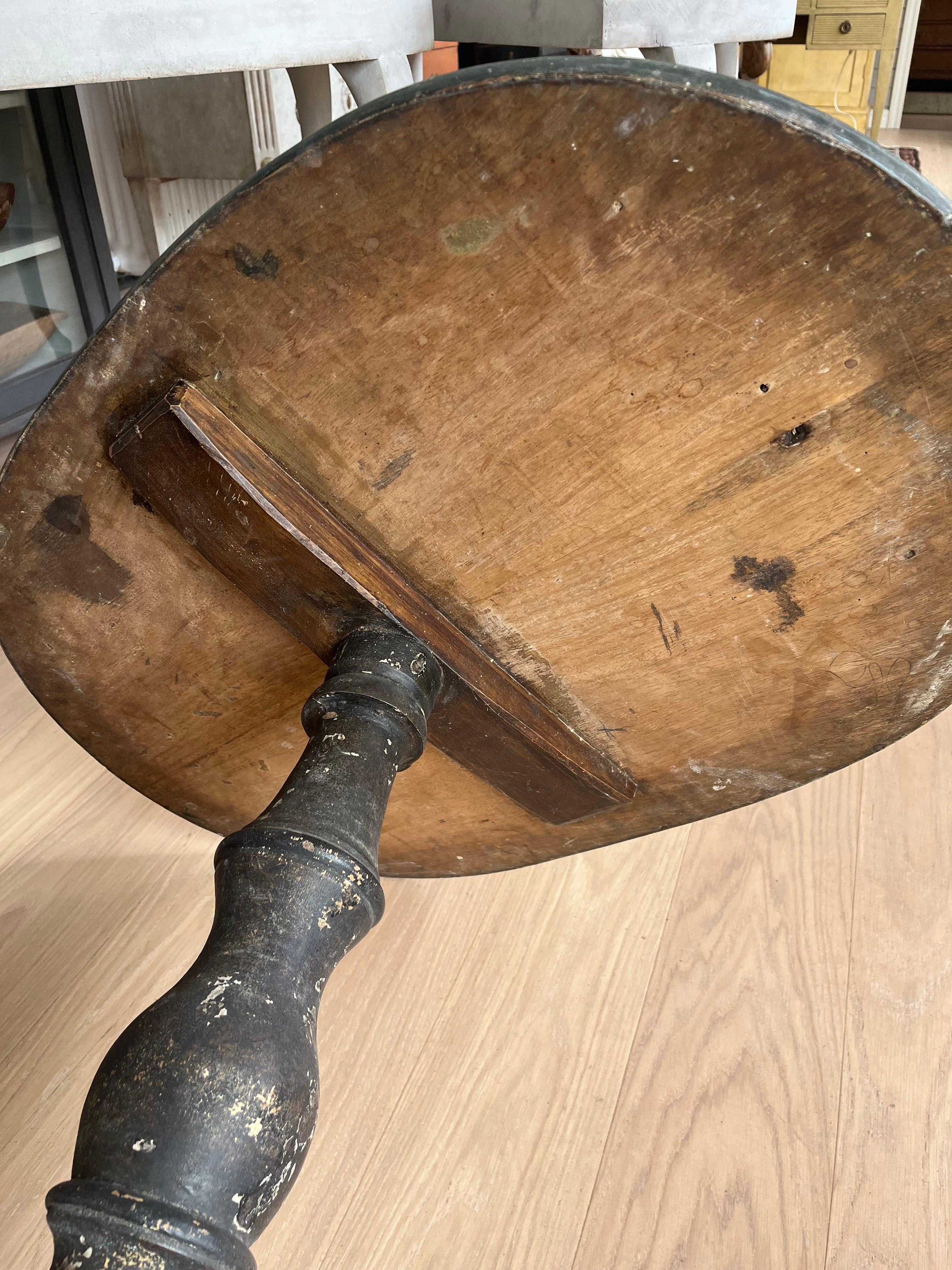 Bois 19ème siècle Antique Black Pedestal Table en vente