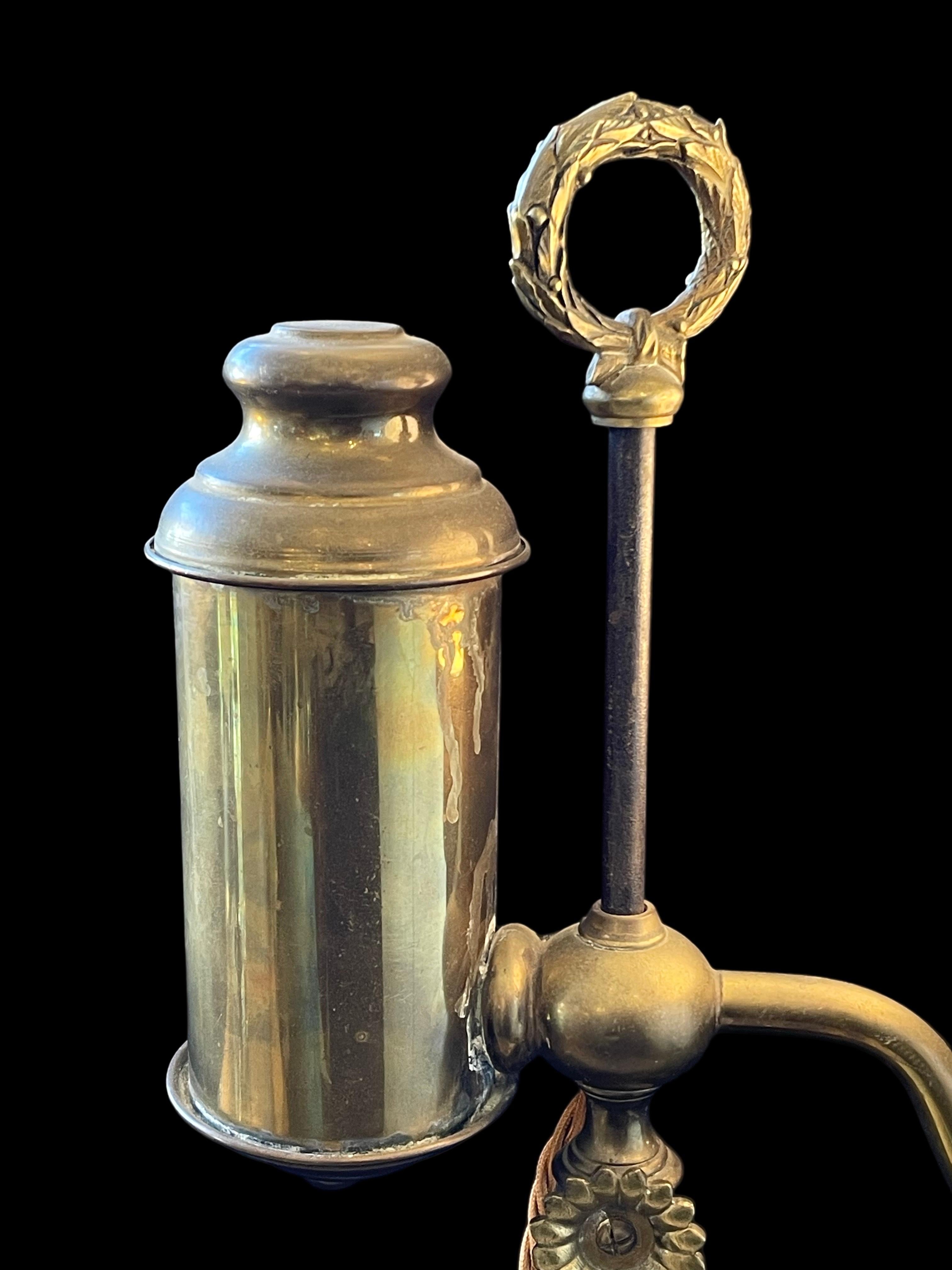 XIXe siècle Lampe à huile ancienne du 19e siècle, Rise & Fall Converted en vente