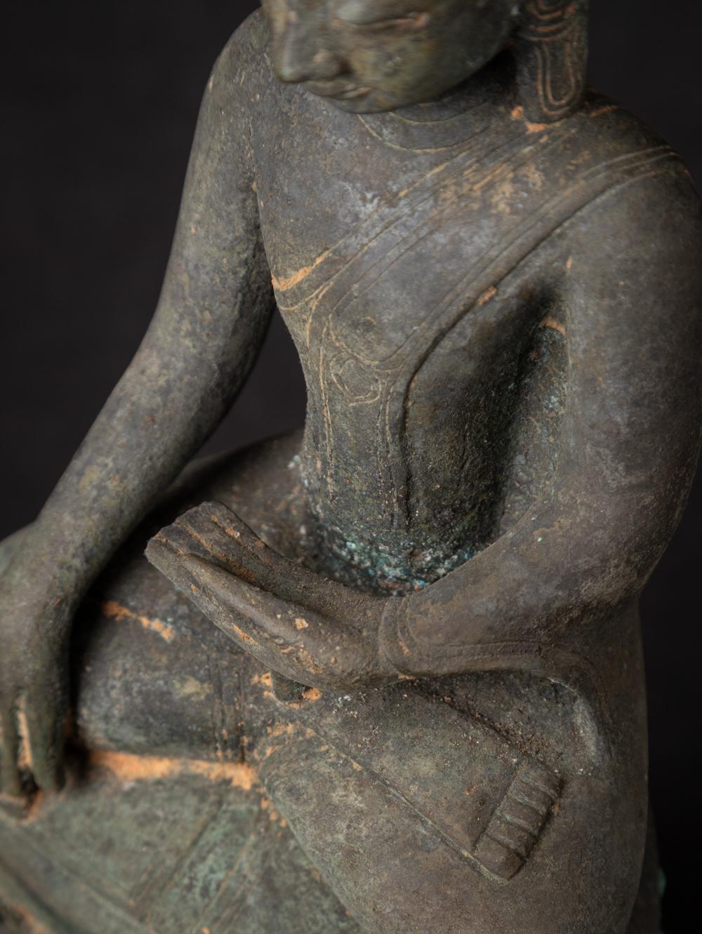 Antike burmesische Buddha-Statue aus Bronze aus Burma aus dem 19. Jahrhundert im Angebot 15