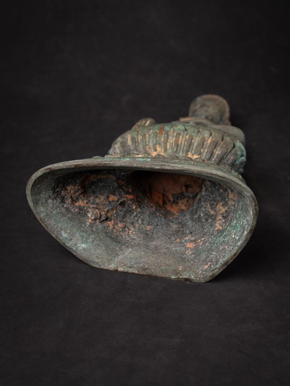 statue de Bouddha birman du 19e siècle en bronze ancien provenant de Birmanie en vente 15