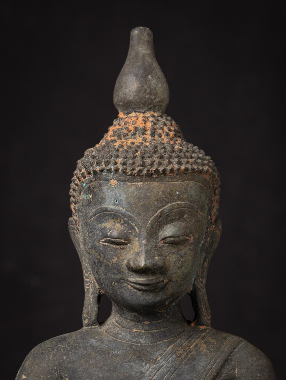 Antike burmesische Buddha-Statue aus Bronze aus Burma aus dem 19. Jahrhundert im Zustand „Gut“ im Angebot in DEVENTER, NL
