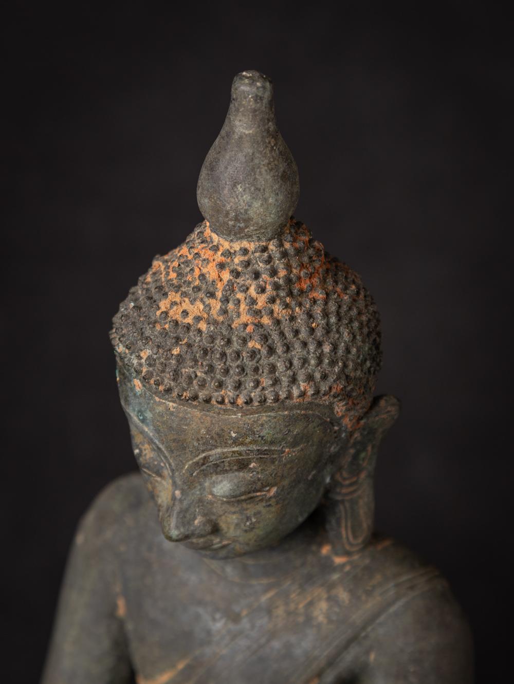 Antike burmesische Buddha-Statue aus Bronze aus Burma aus dem 19. Jahrhundert im Angebot 4