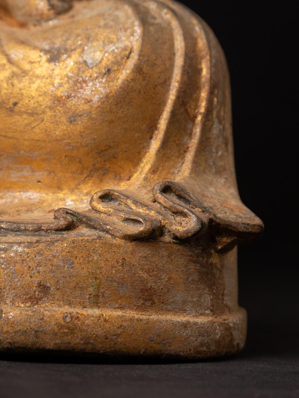 19th century antique bronze Burmese Mandalay Buddha in Bhumisparsha Mudra For Sale 10