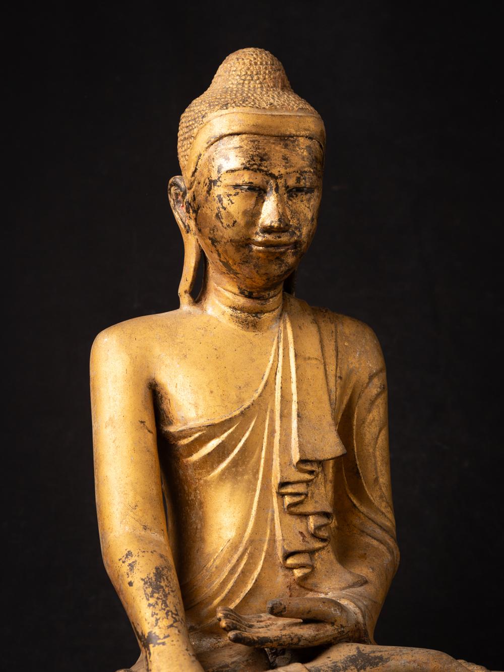 19th century antique bronze Burmese Mandalay Buddha in Bhumisparsha Mudra For Sale 13