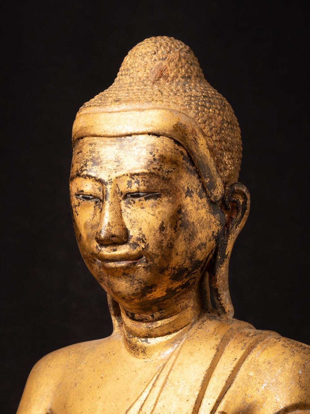 Bronze 19th century antique bronze Burmese Mandalay Buddha in Bhumisparsha Mudra For Sale