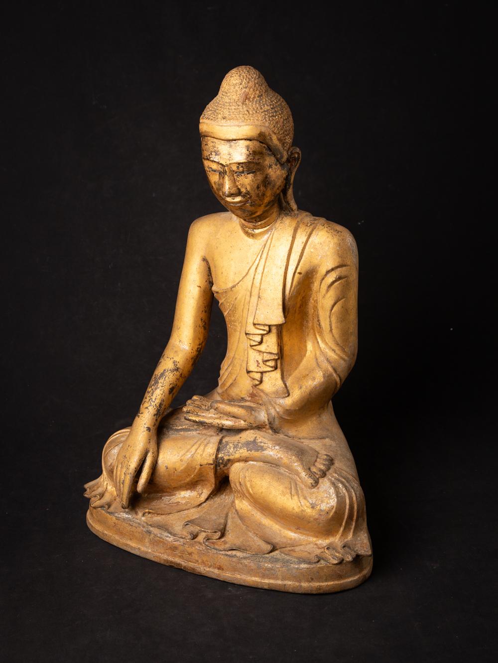 19th century antique bronze Burmese Mandalay Buddha in Bhumisparsha Mudra For Sale 1