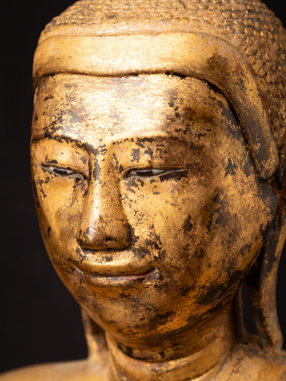 19th century antique bronze Burmese Mandalay Buddha in Bhumisparsha Mudra For Sale 3