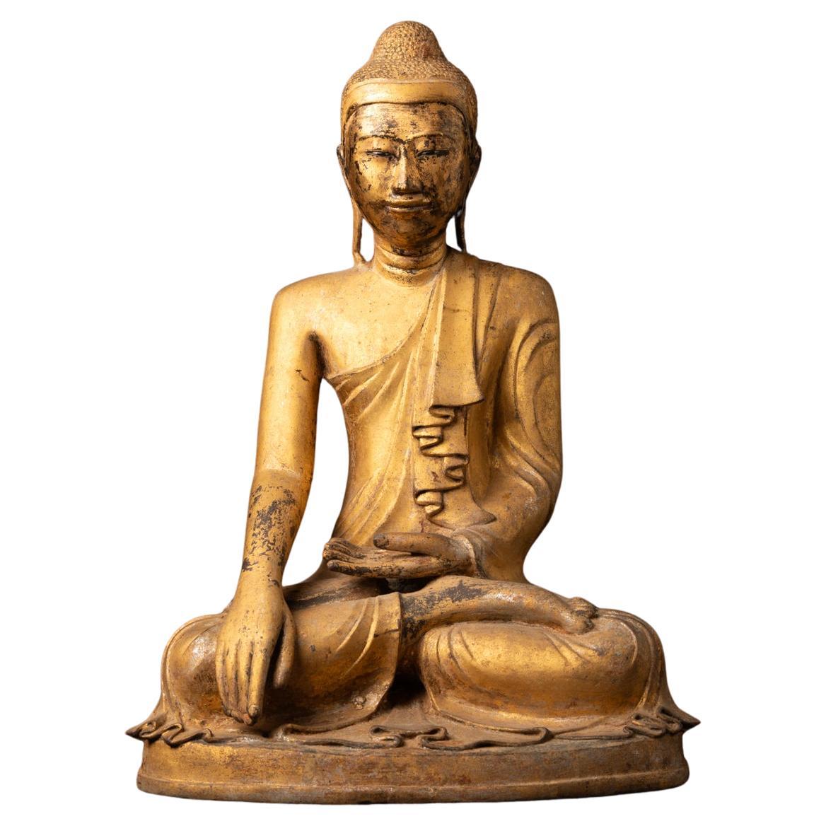 19th century antique bronze Burmese Mandalay Buddha in Bhumisparsha Mudra For Sale