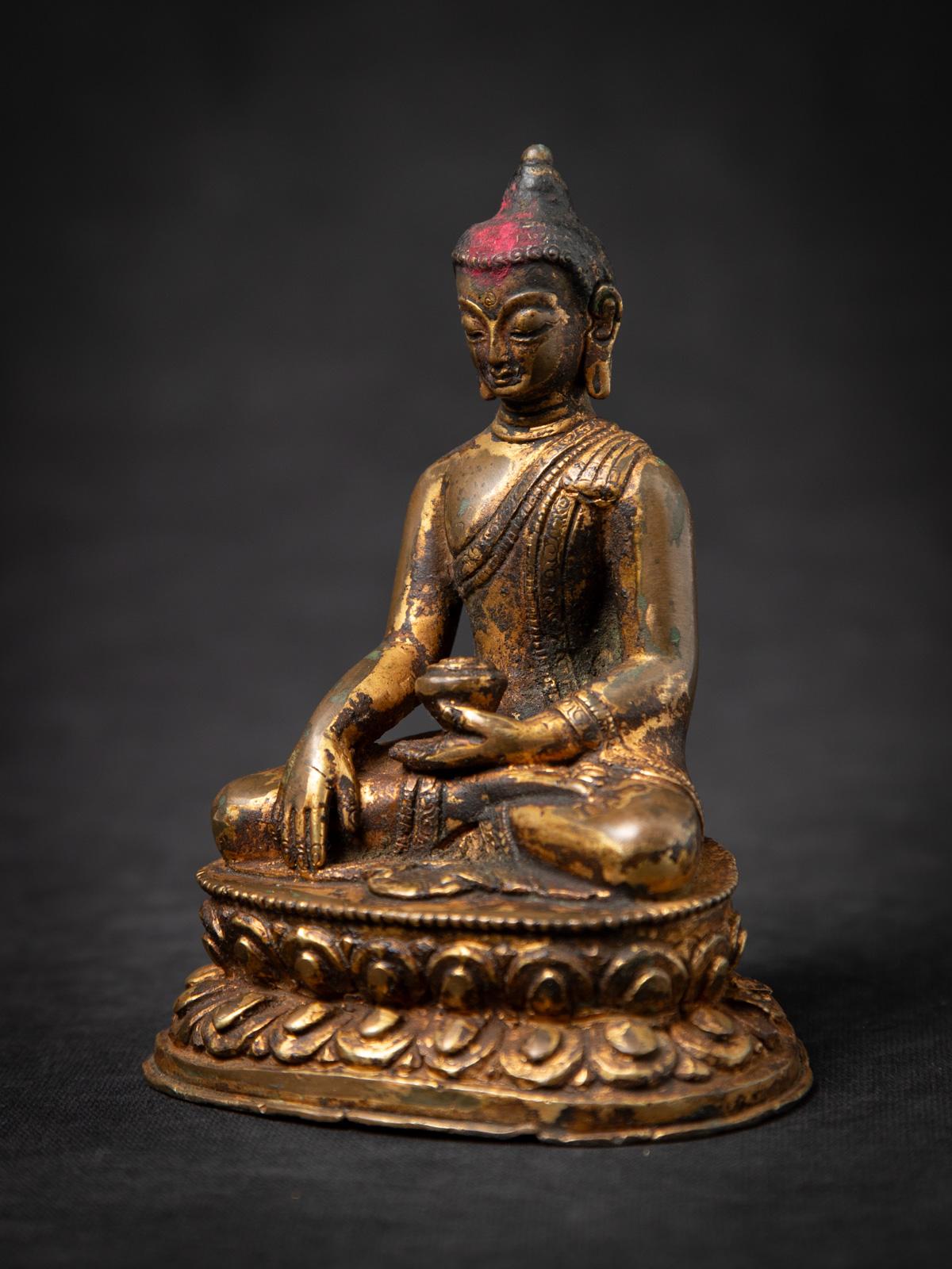 Bronze 19th century Antique bronze Nepali Buddha statue from Nepal For Sale