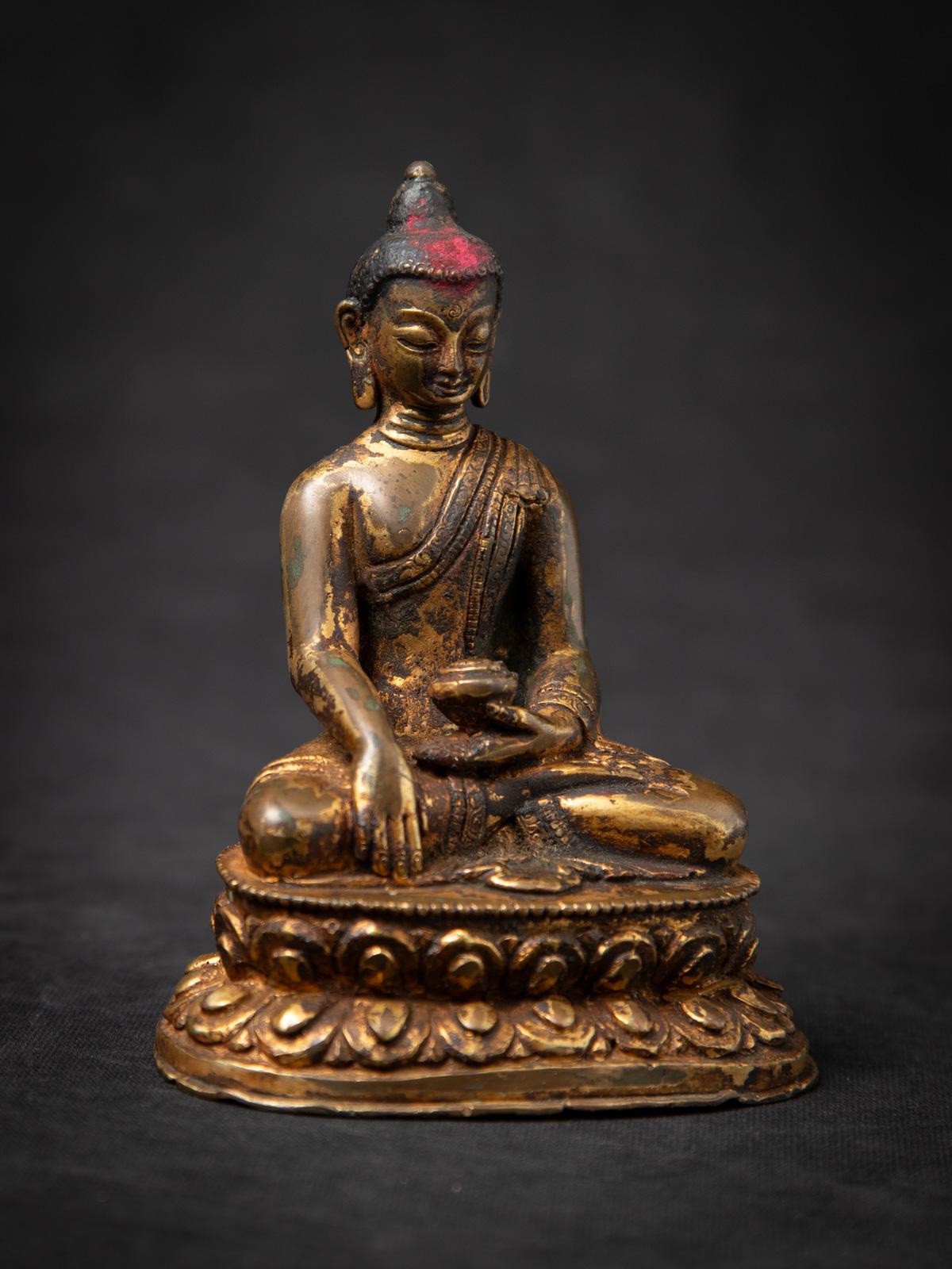 19th century Antique bronze Nepali Buddha statue from Nepal For Sale 1