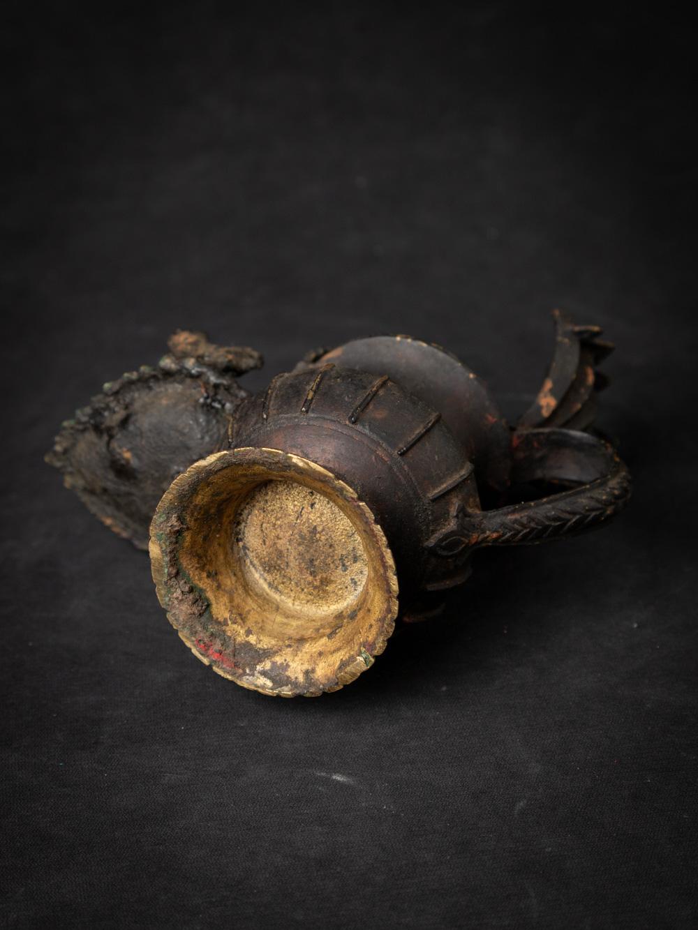 19th century antique bronze Nepali Oil lamp (Sukunda) with Ganesha figure 12