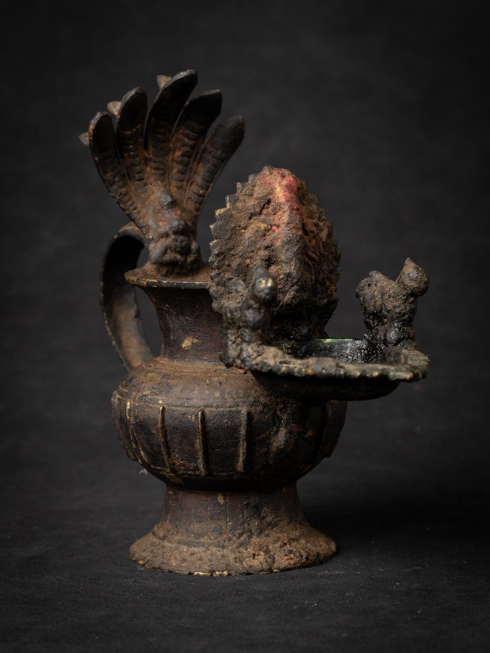 19th century antique bronze Nepali Oil lamp (Sukunda) with Ganesha figure In Good Condition In DEVENTER, NL