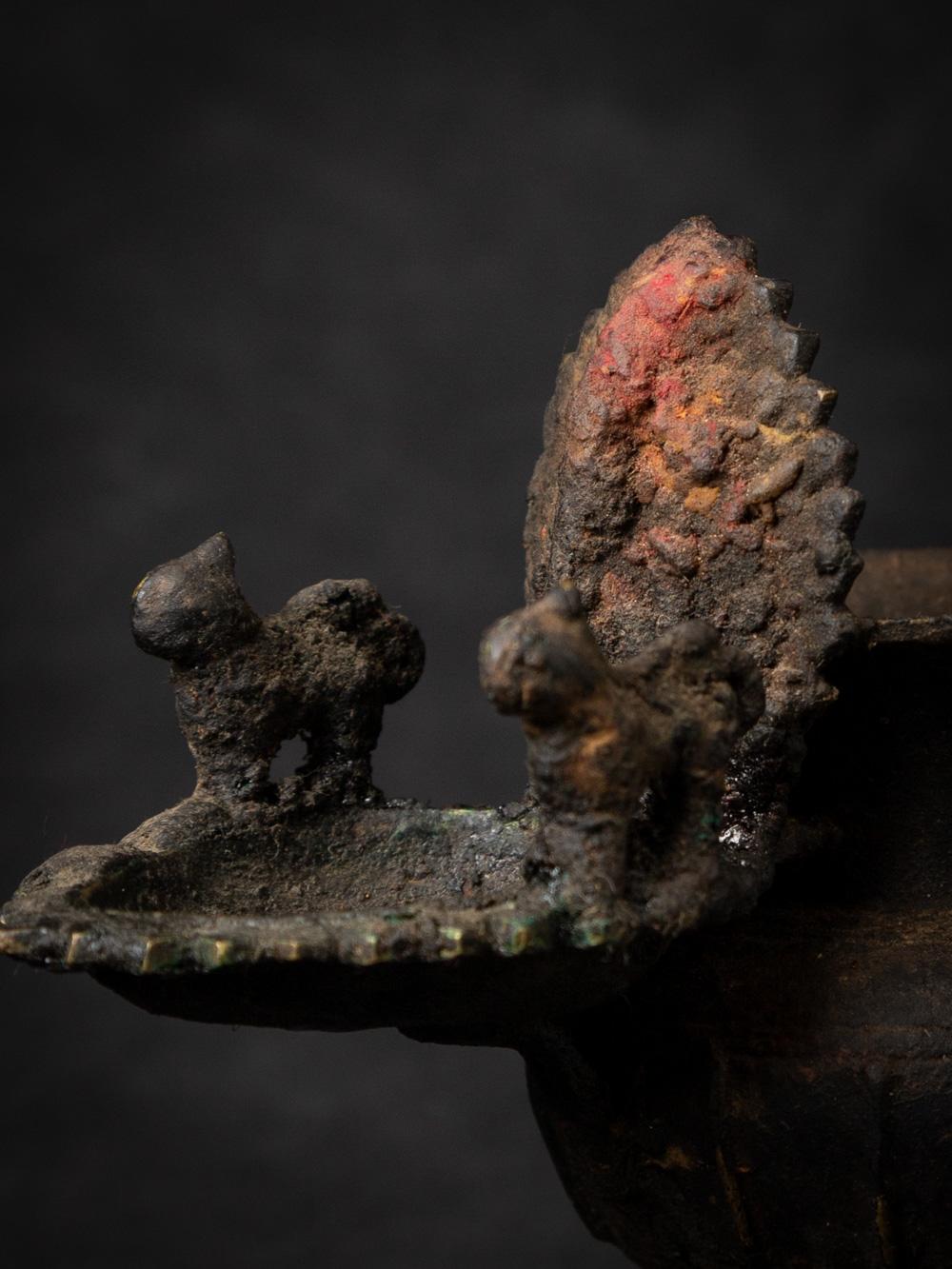 19th century antique bronze Nepali Oil lamp (Sukunda) with Ganesha figure 1