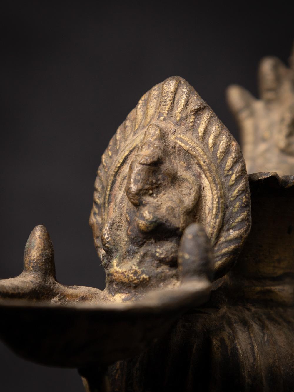 Lampe à huile népalaise en bronze du 19ème siècle avec figure de Ganesha - OriginalBuddhas 10