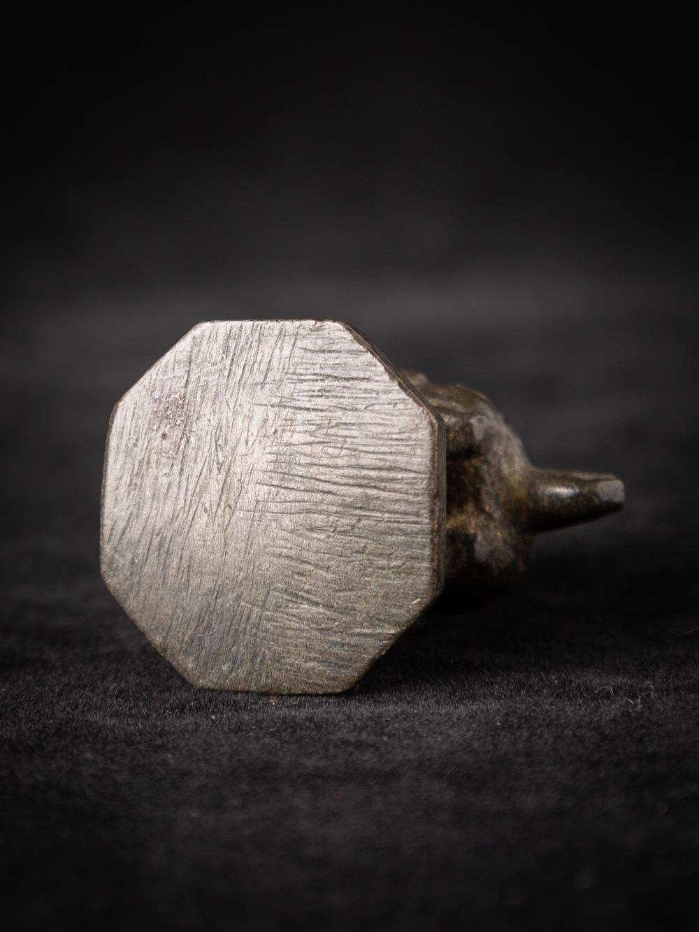 Poids à opium en bronze ancien de Birmanie, 19e siècle en vente 6