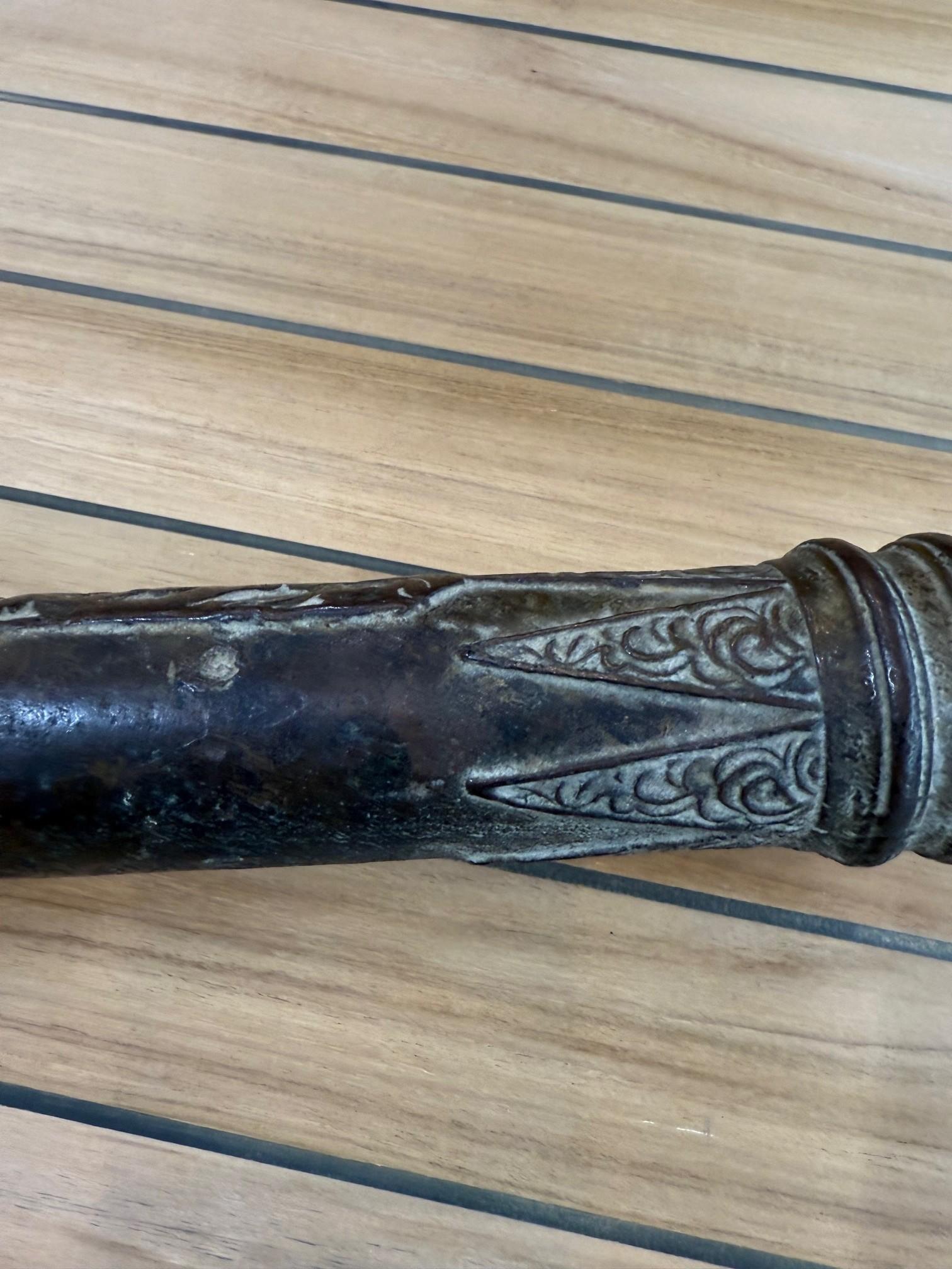 XIXe siècle Canon de Lantaka malais pivotant en bronze ancien du 19e siècle avec monture à étrier en vente