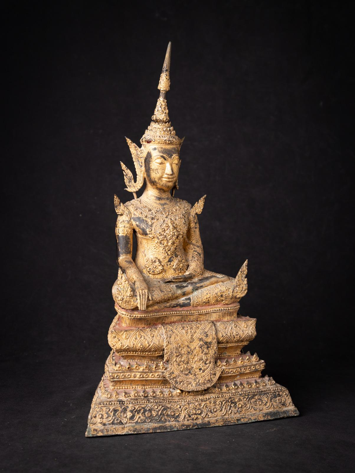 19th century antique bronze Thai Rattanakosin Buddha in Bhumisparsha Mudra For Sale 1