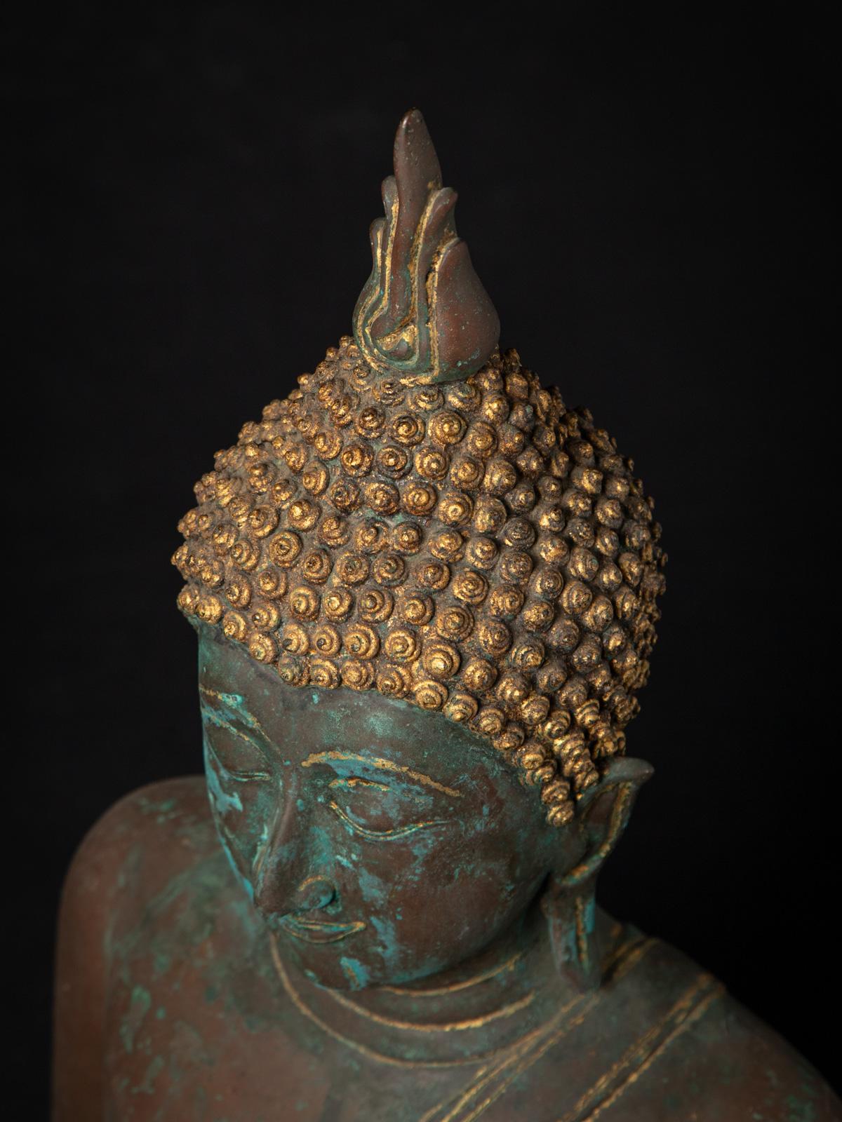 19th century Antique bronze Thai Sukhothai Buddha statue in Bhumisparsha Mudra For Sale 1