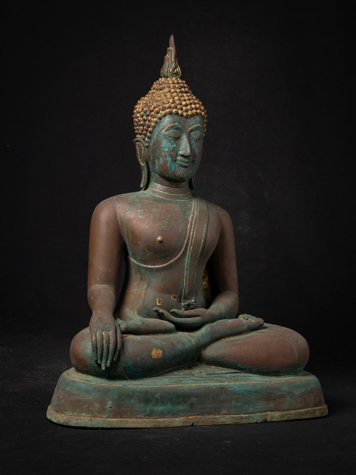 19th century Antique bronze Thai Sukhothai Buddha statue in Bhumisparsha Mudra For Sale 2