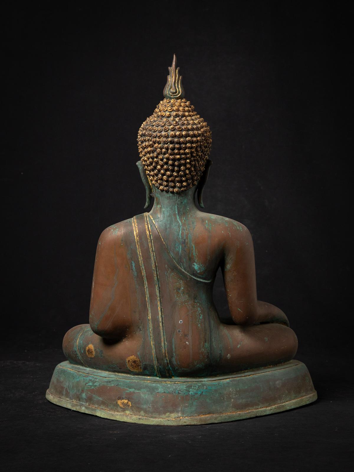 19th century Antique bronze Thai Sukhothai Buddha statue in Bhumisparsha Mudra For Sale 4