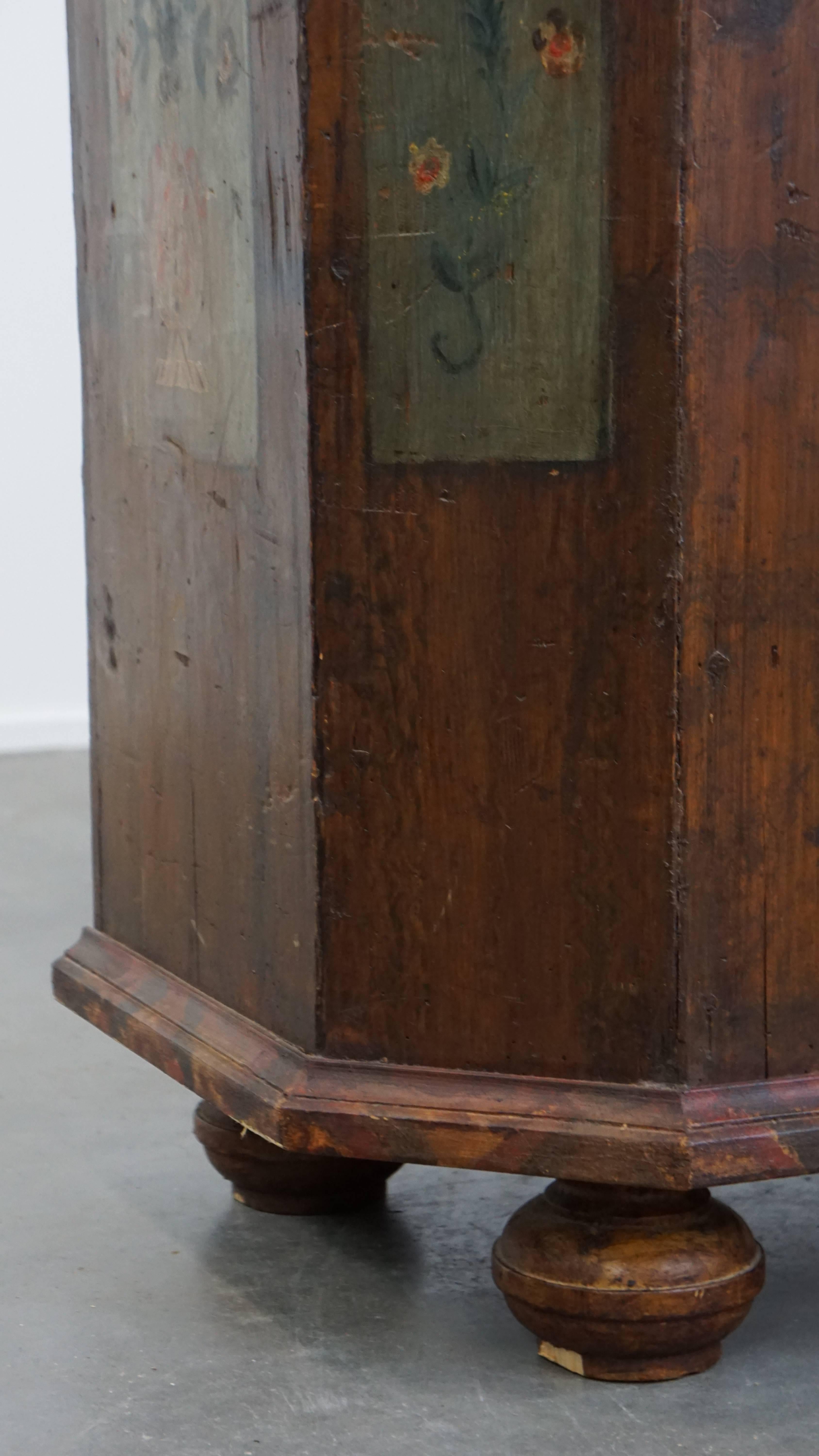 Antikes Buffet/Hochzeitsschrank mit einer Tür aus dem 19. im Angebot 3