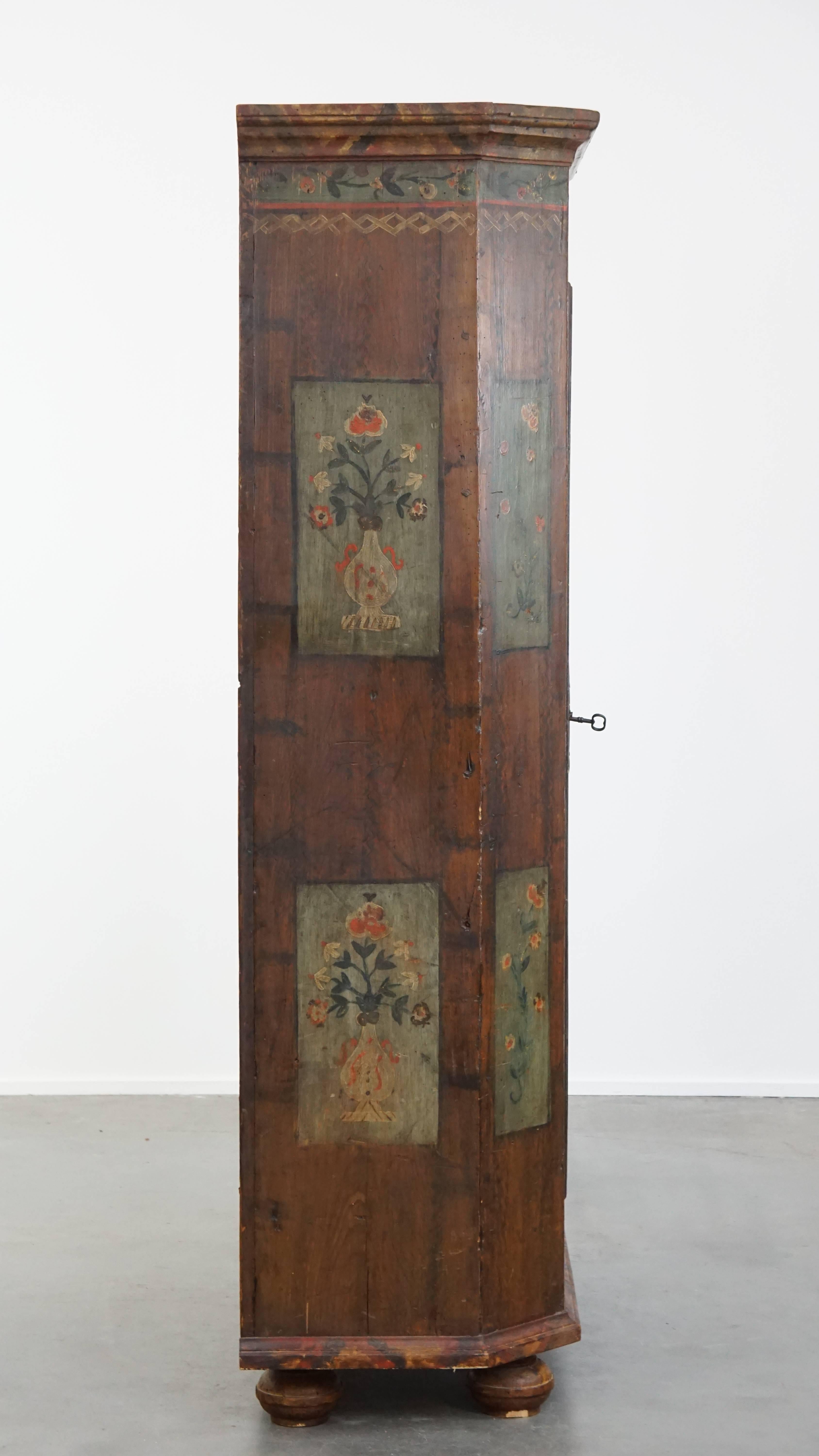 Antikes Buffet/Hochzeitsschrank mit einer Tür aus dem 19. (Klassisch-römisch) im Angebot