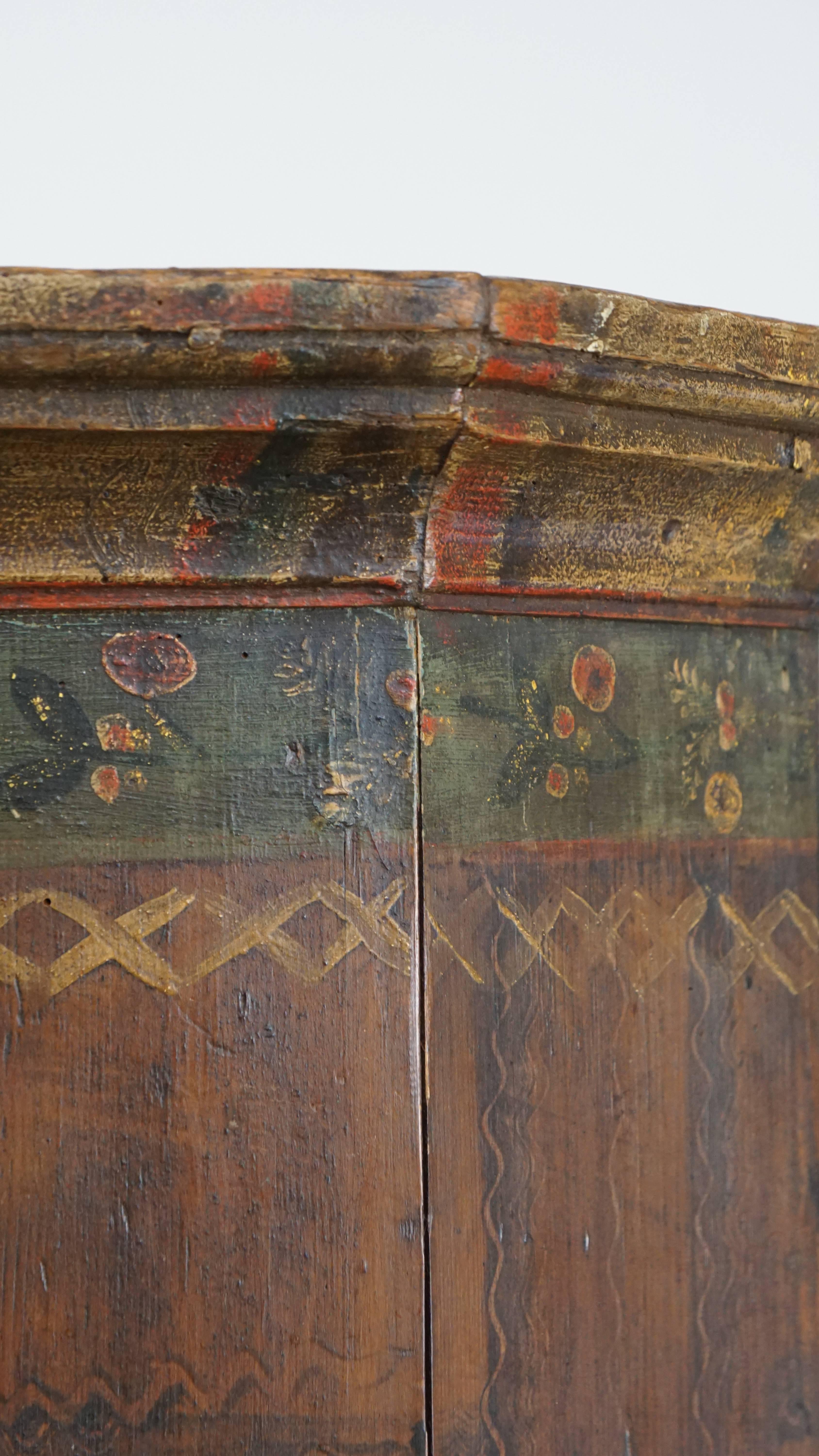 Antikes Buffet/Hochzeitsschrank mit einer Tür aus dem 19. im Angebot 1