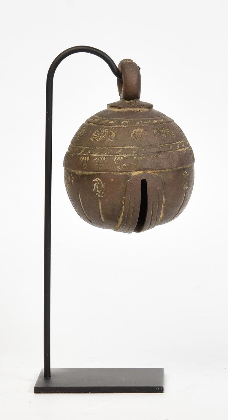 ANCIENNE CLOCHE DE porte en bronze avec tige support à accrocher EUR 25,00 - FR