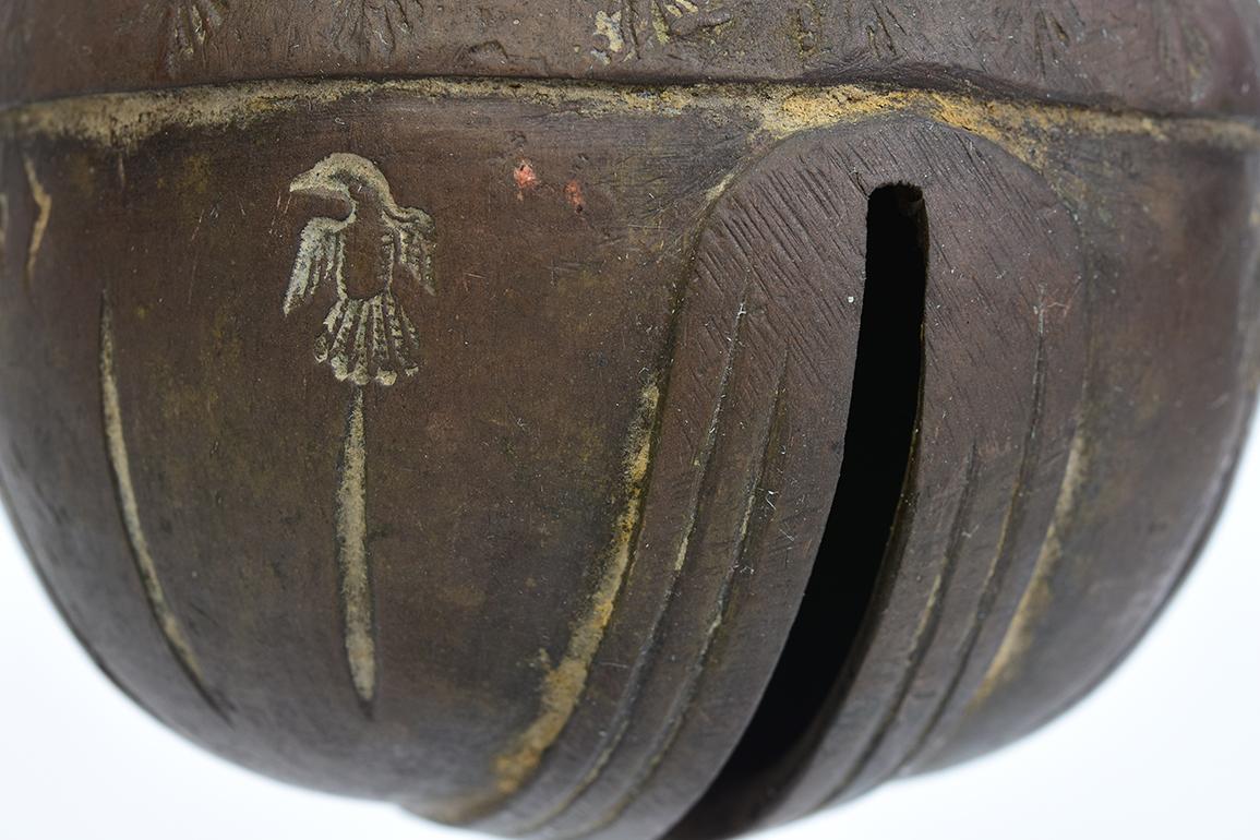 Antike burmesische Bronze-Elefantenglocke mit Ständer aus dem 19. Jahrhundert im Angebot 4