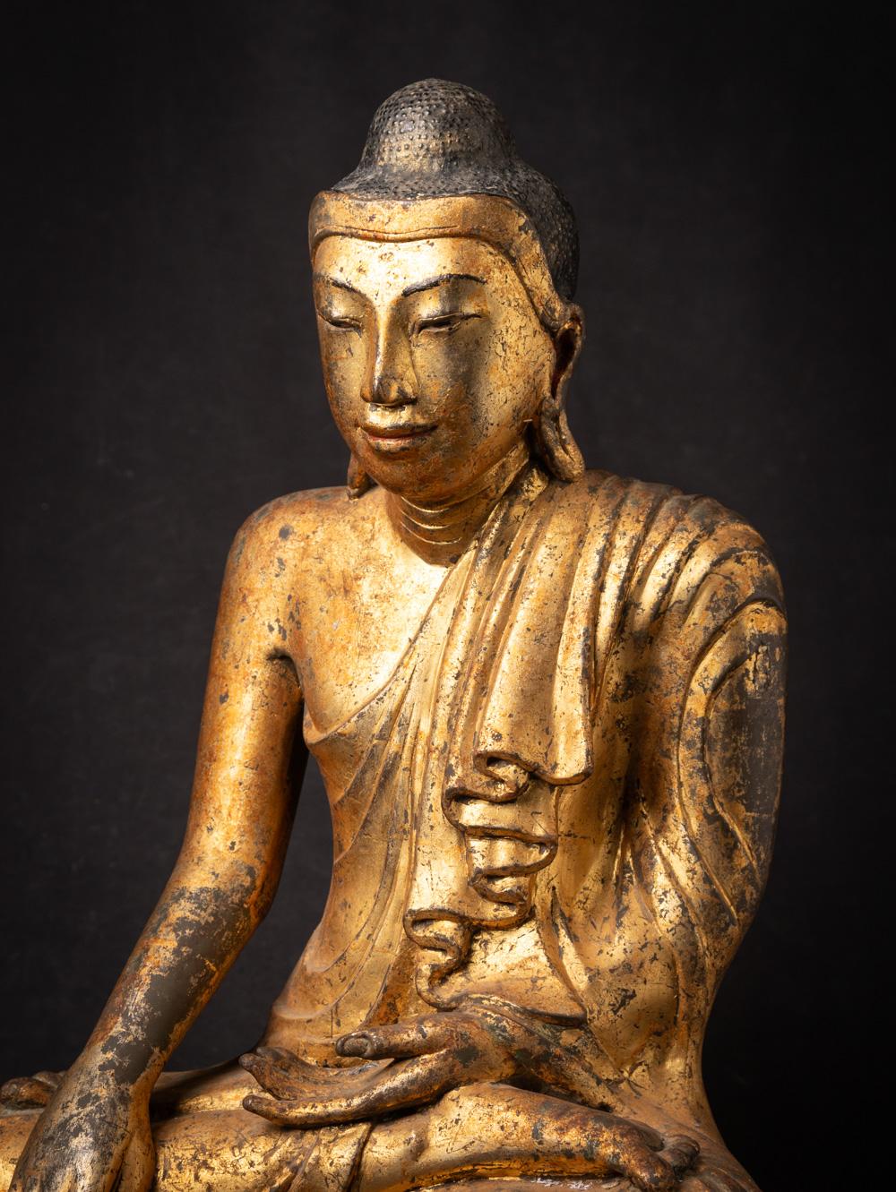 19th Century 19th century Antique Burmese bronze Mandalay Buddha statue from Burma For Sale
