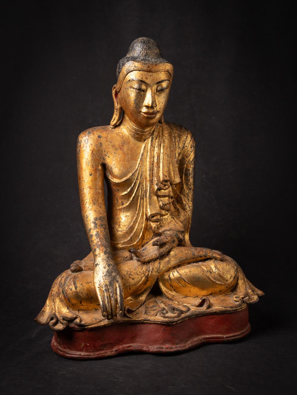 19th century Antique Burmese bronze Mandalay Buddha statue from Burma For Sale 1