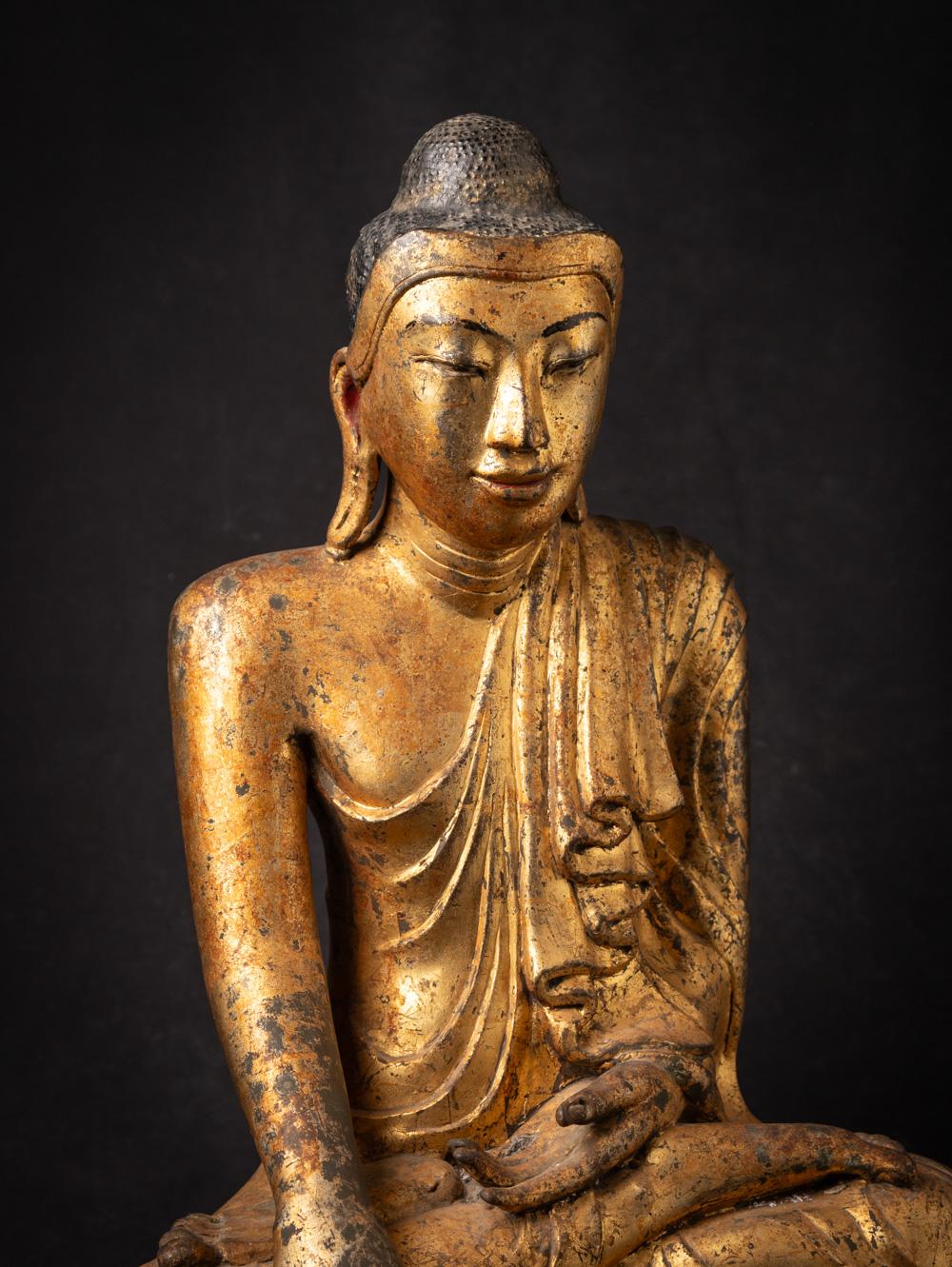 19th century Antique Burmese bronze Mandalay Buddha statue from Burma For Sale 2