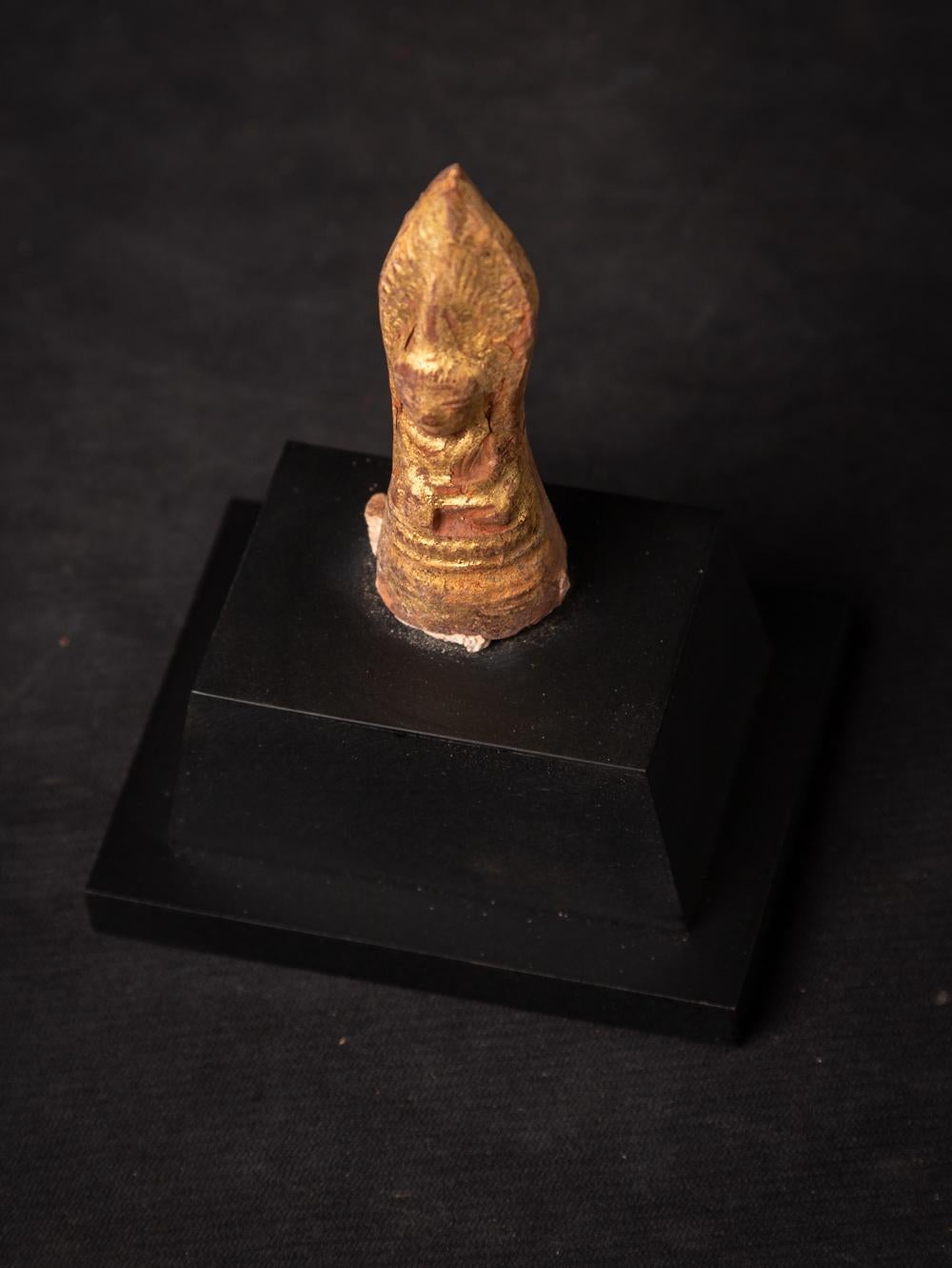 19th century Antique Burmese Buddha amulet from Burma For Sale 5