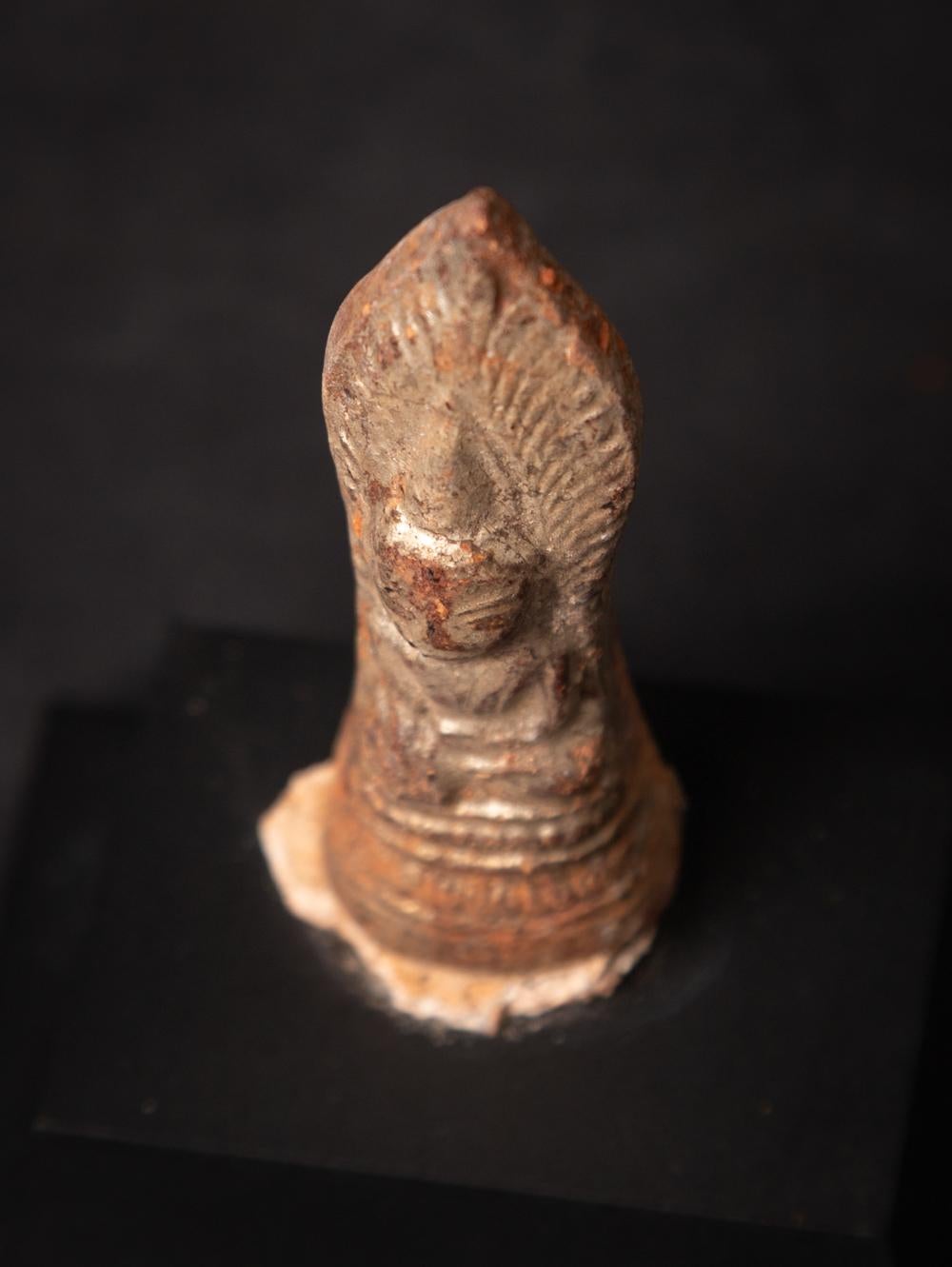 19th century Antique Burmese Buddha amulet from Burma For Sale 6