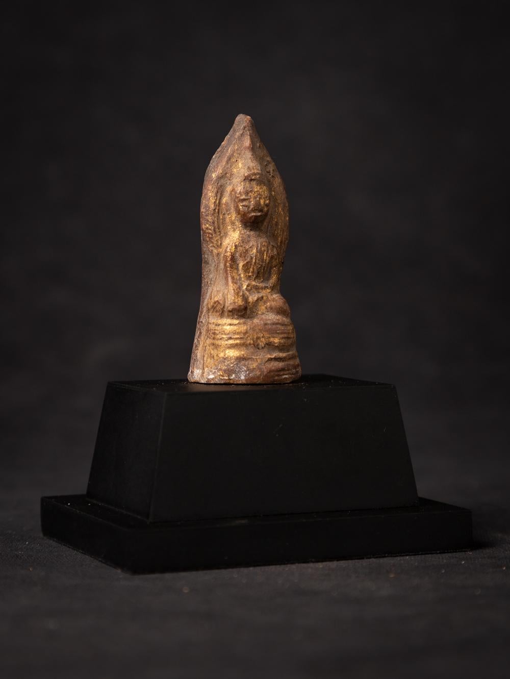19th century Antique Burmese Buddha amulet from Burma For Sale 1